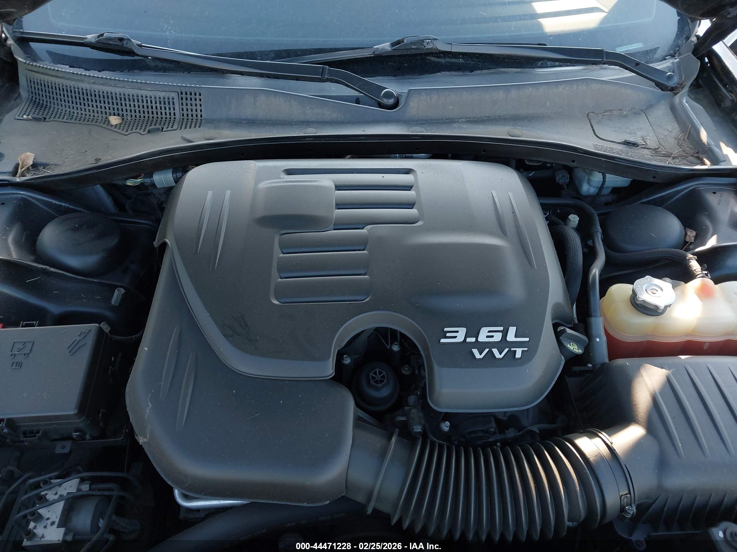 CHRYSLER 300 image 10