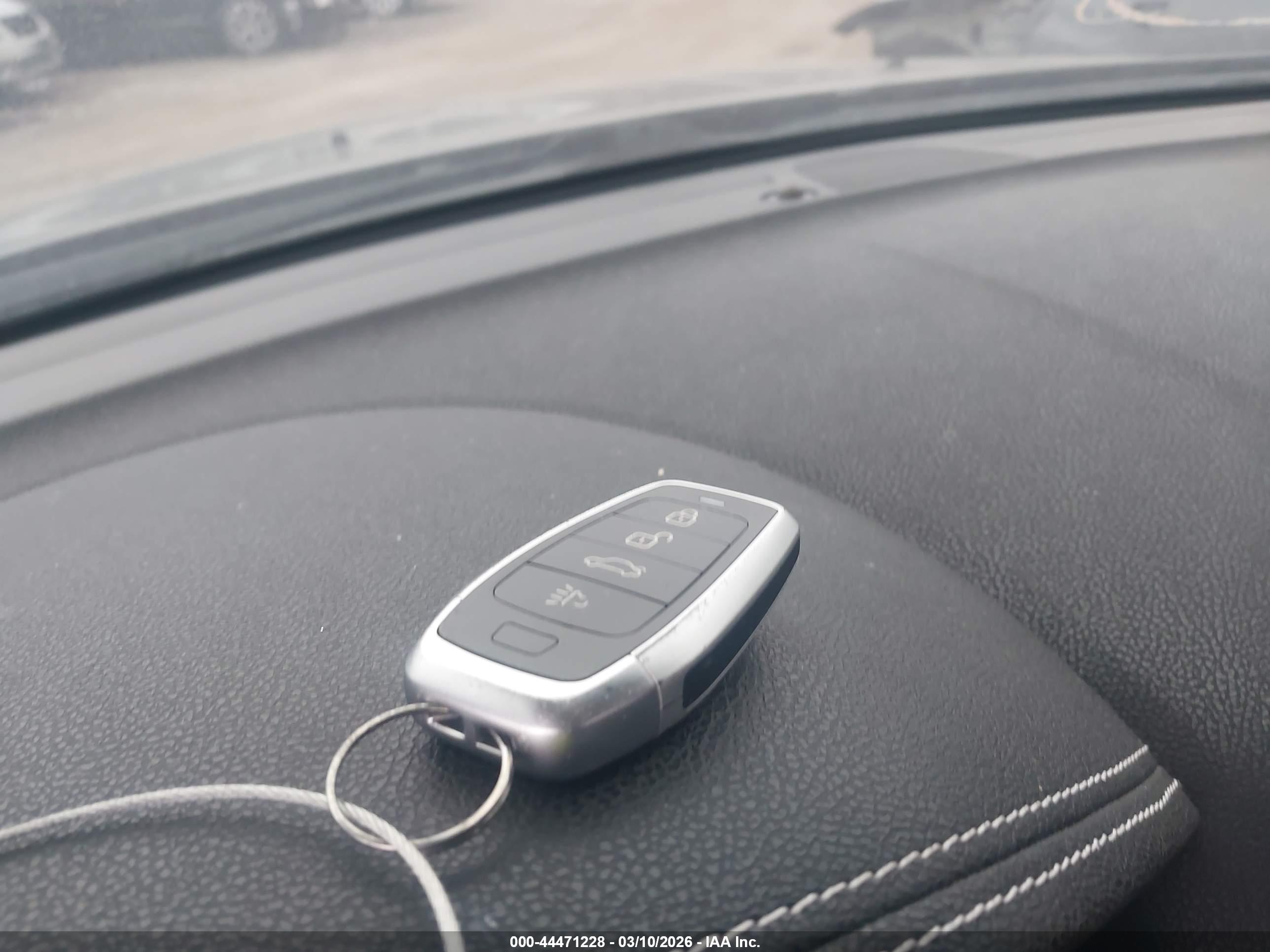 CHRYSLER 300 image 11