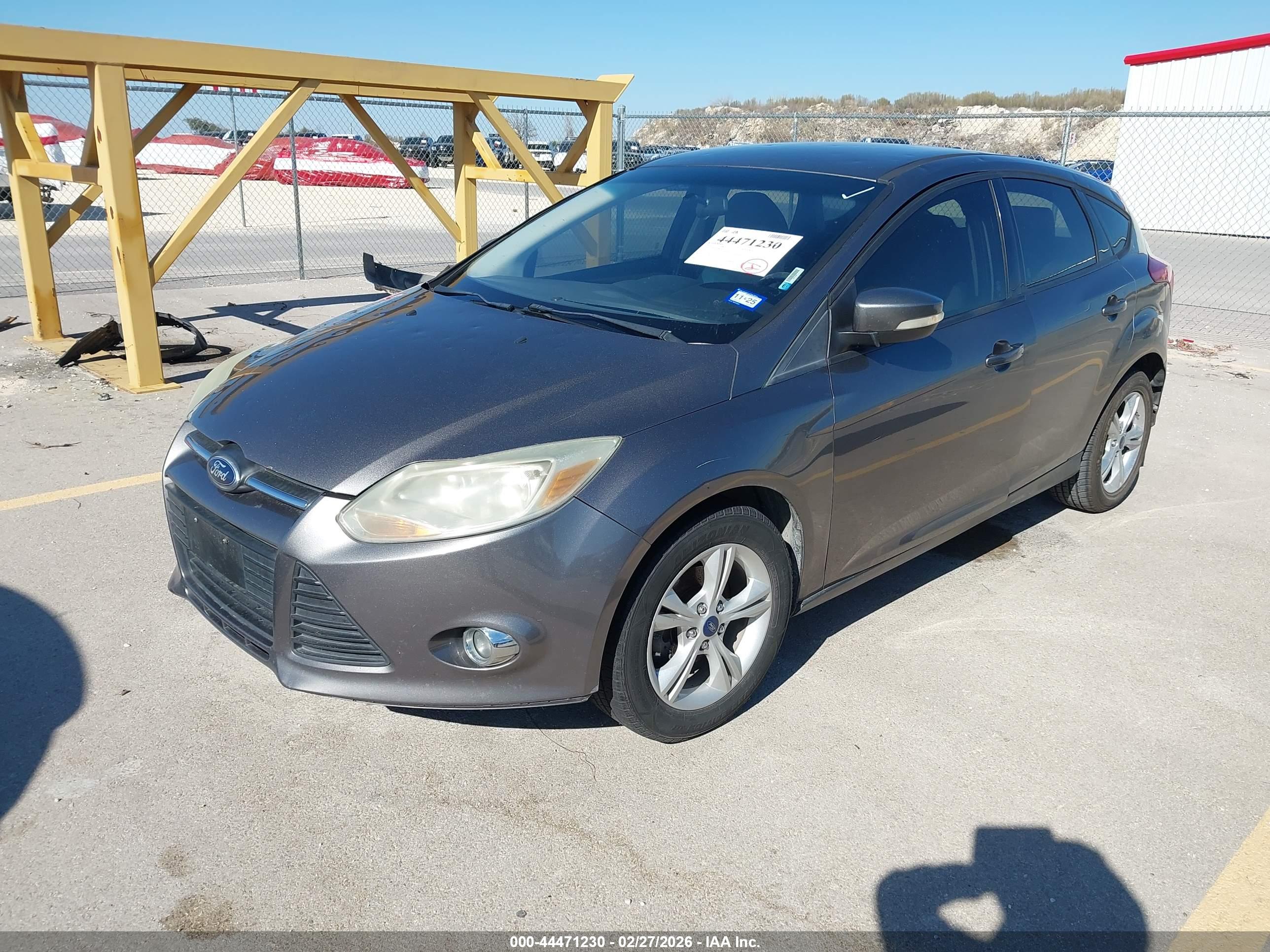 FORD FOCUS image 2