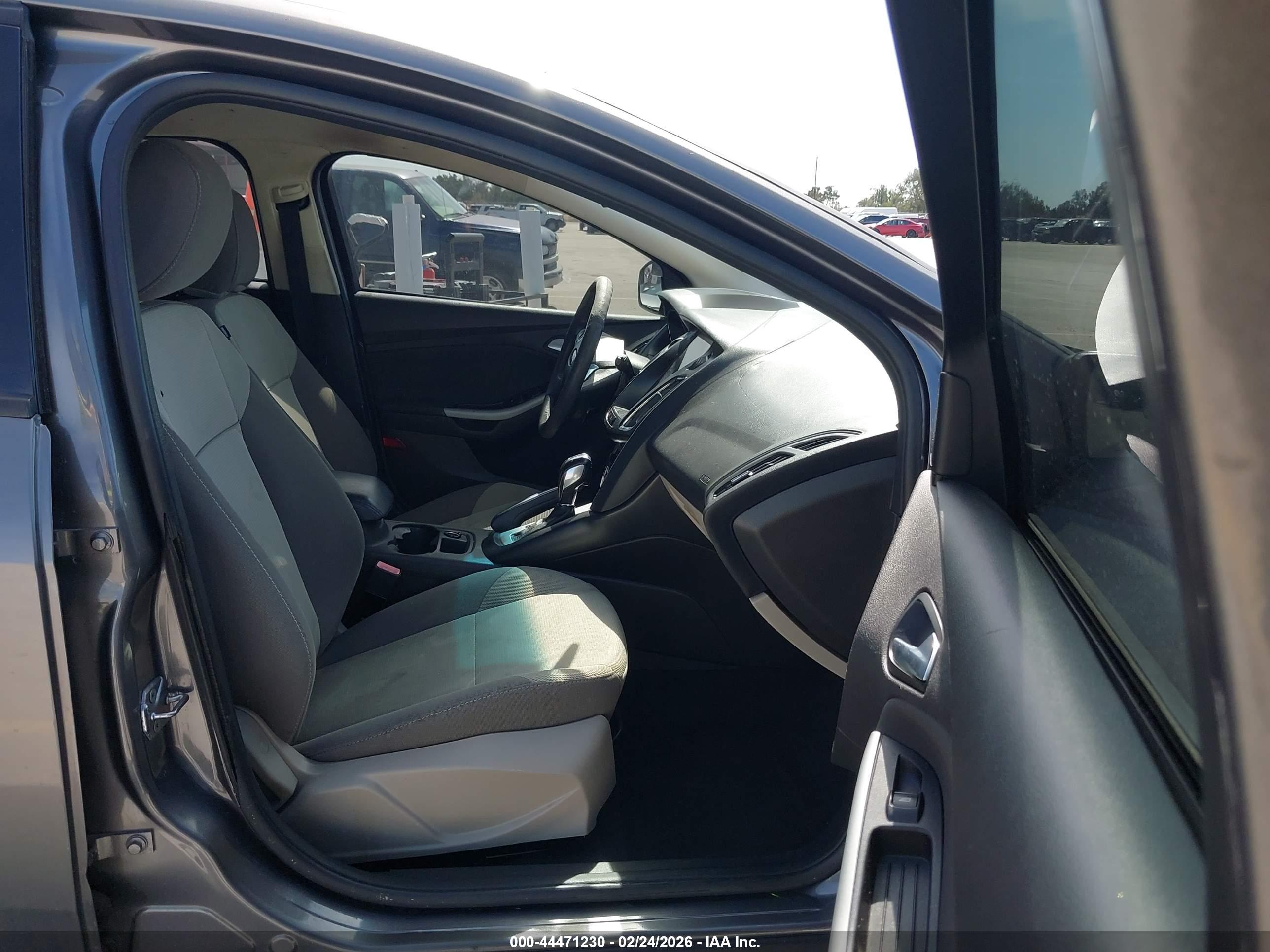 FORD FOCUS image 5