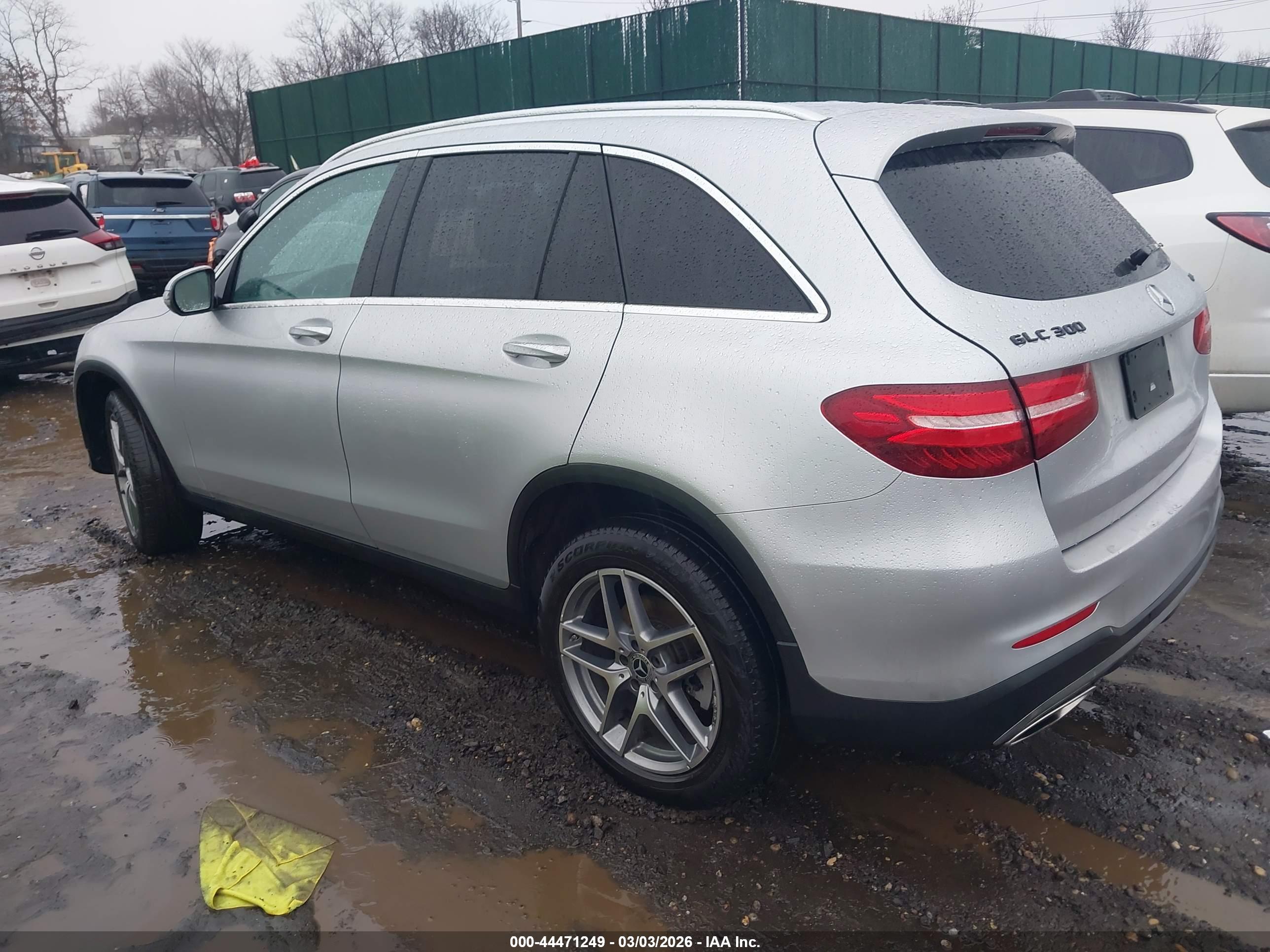 MERCEDES-BENZ GLC image 3
