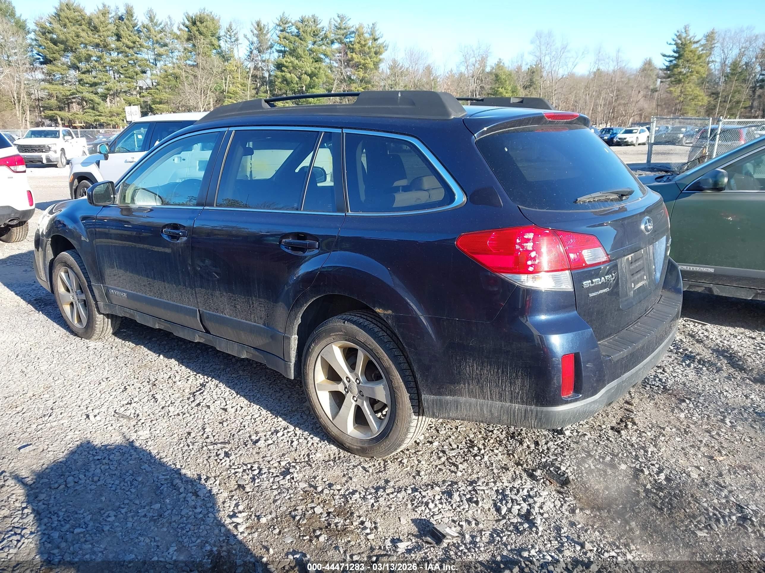 SUBARU OUTBACK image 3