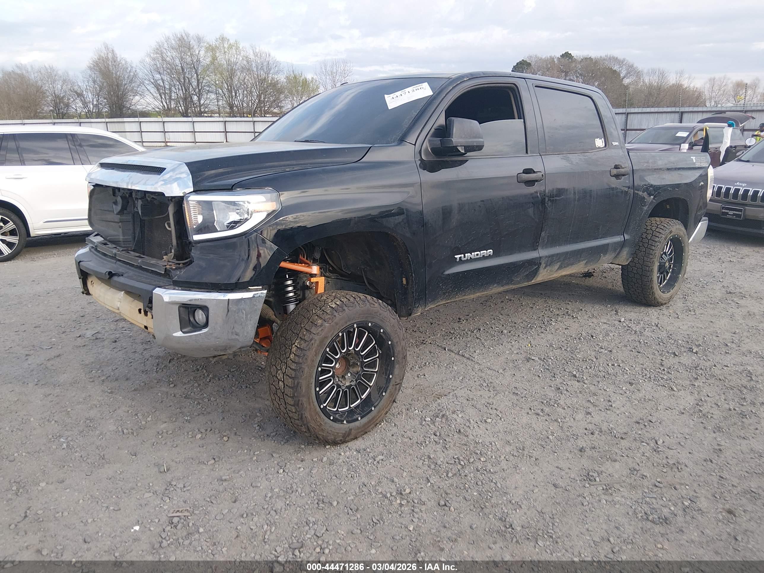 TOYOTA TUNDRA image 2