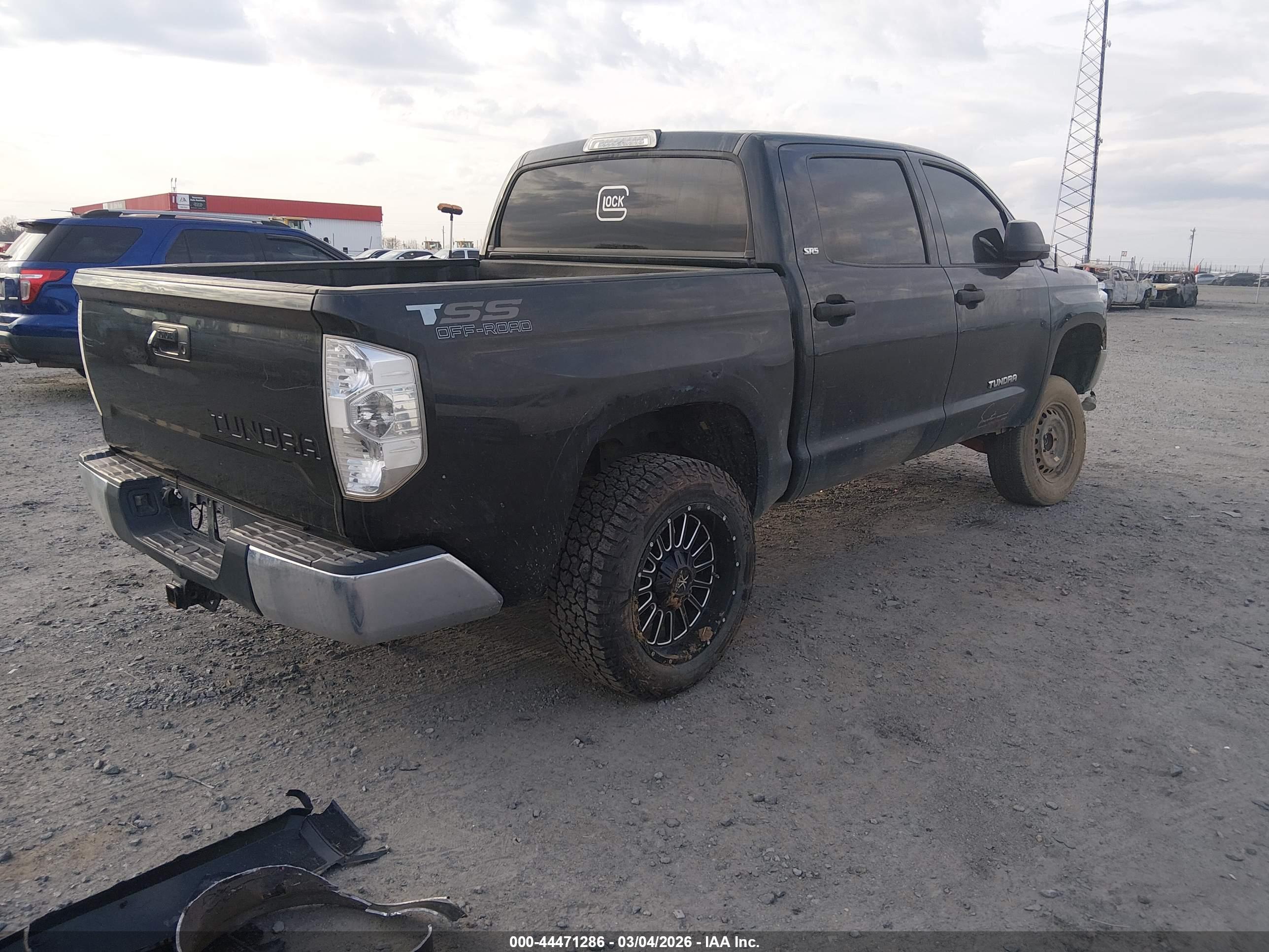 TOYOTA TUNDRA image 4