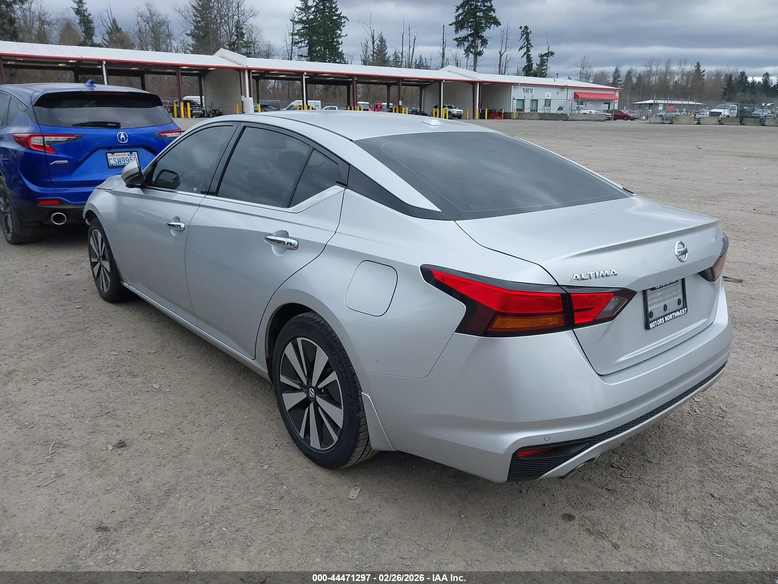 NISSAN ALTIMA image 3