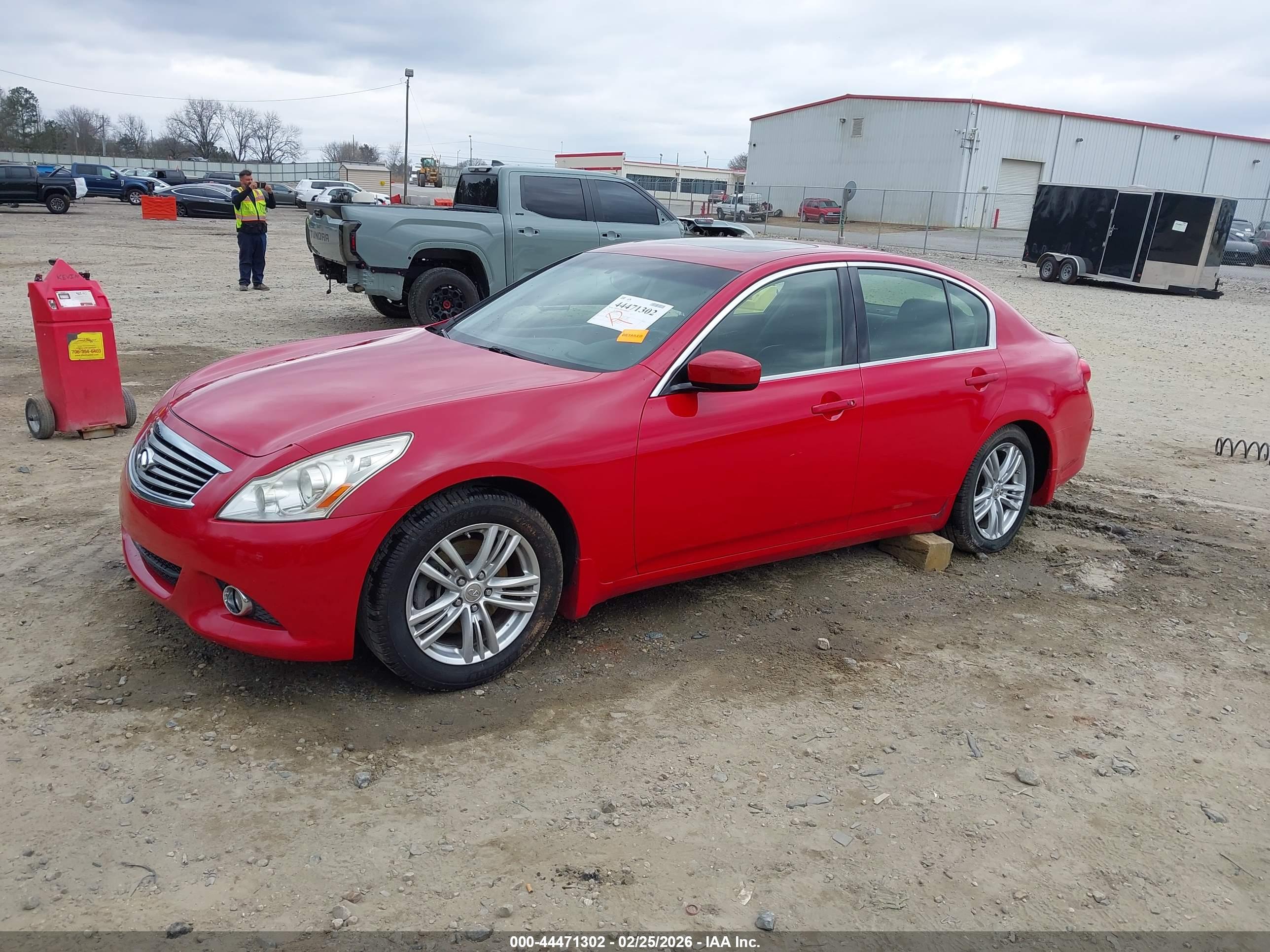 INFINITI G37 image 2