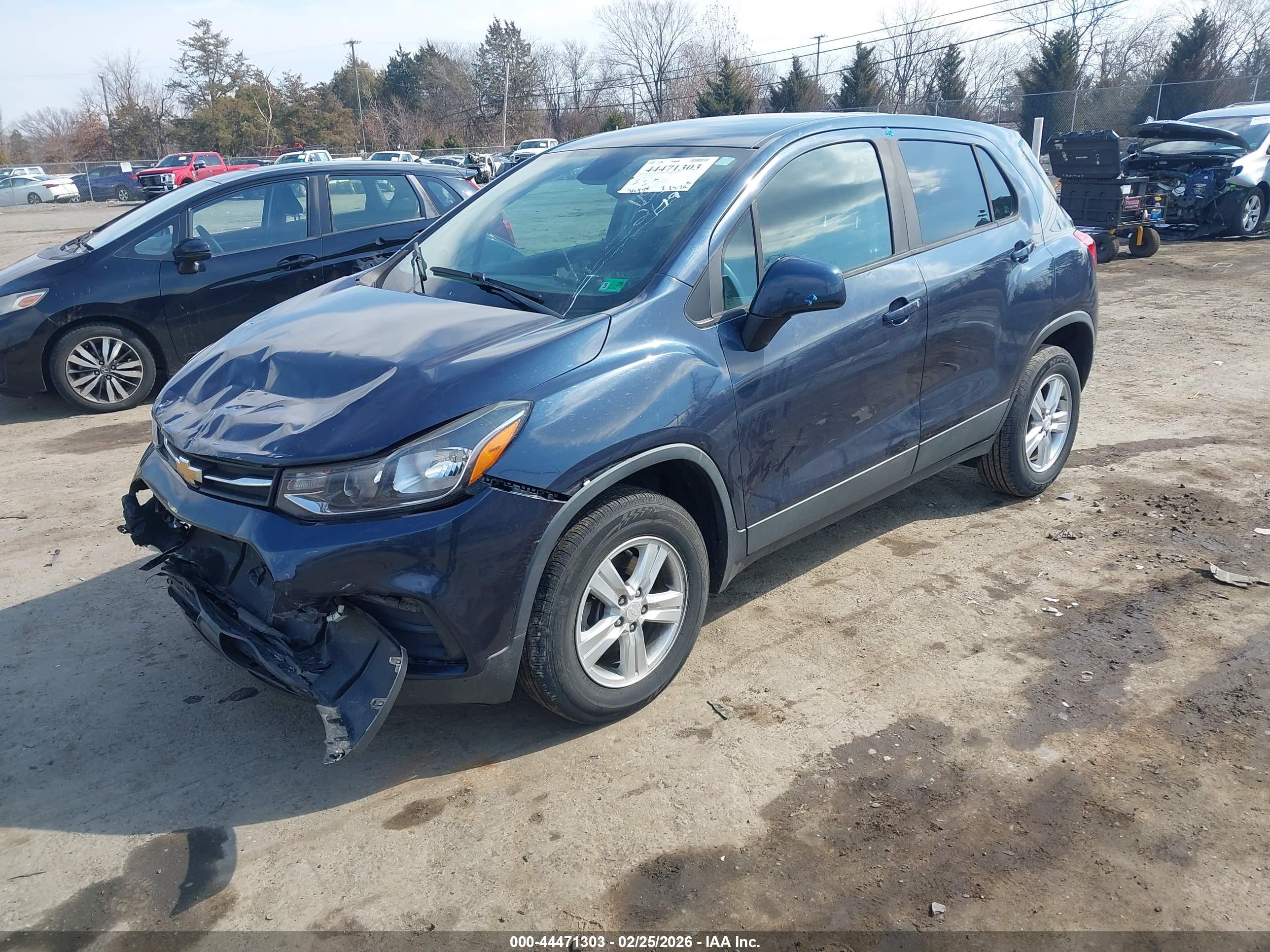 CHEVROLET TRAX image 2