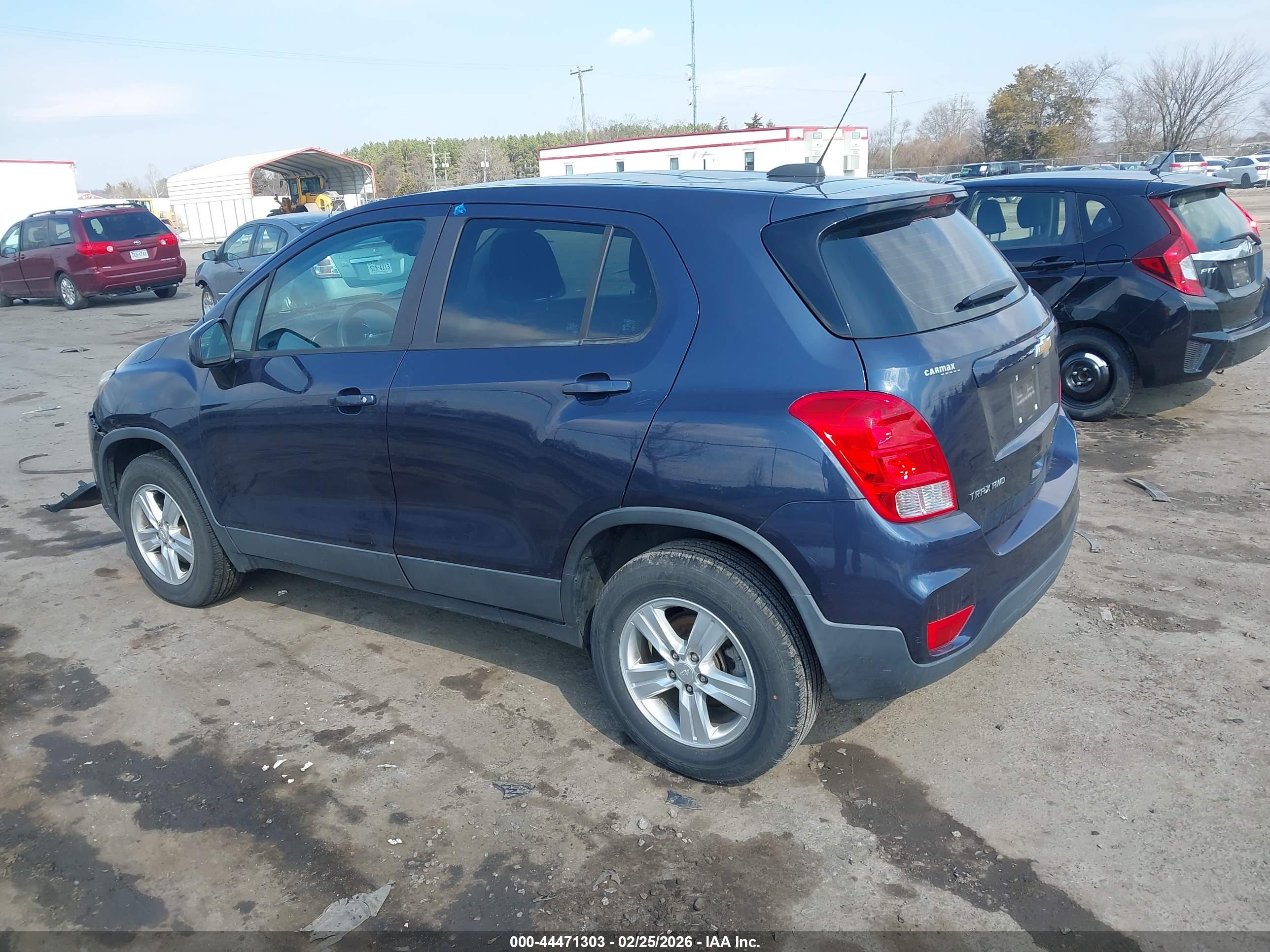 CHEVROLET TRAX image 3