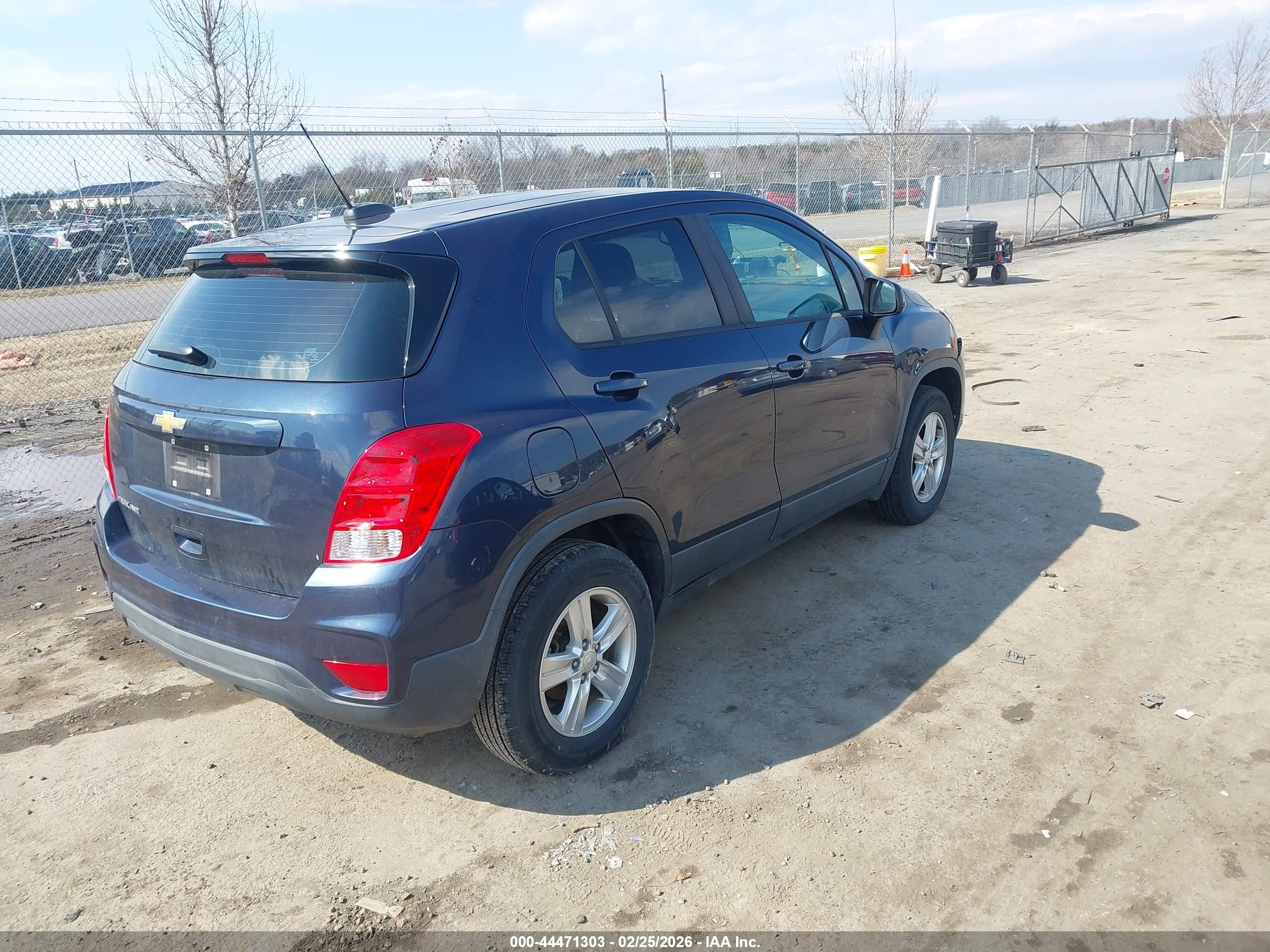 CHEVROLET TRAX image 4