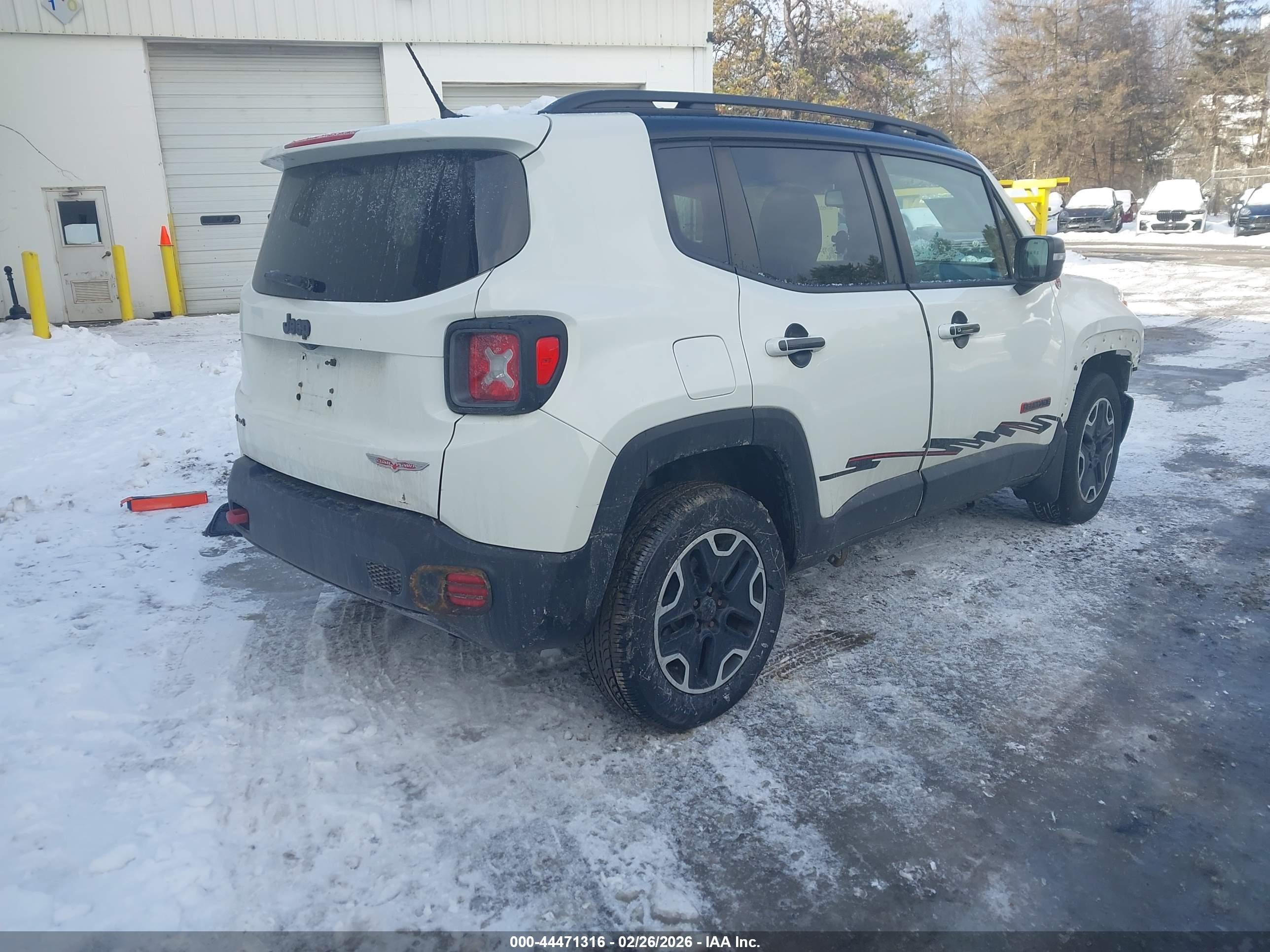 JEEP RENEGADE image 4