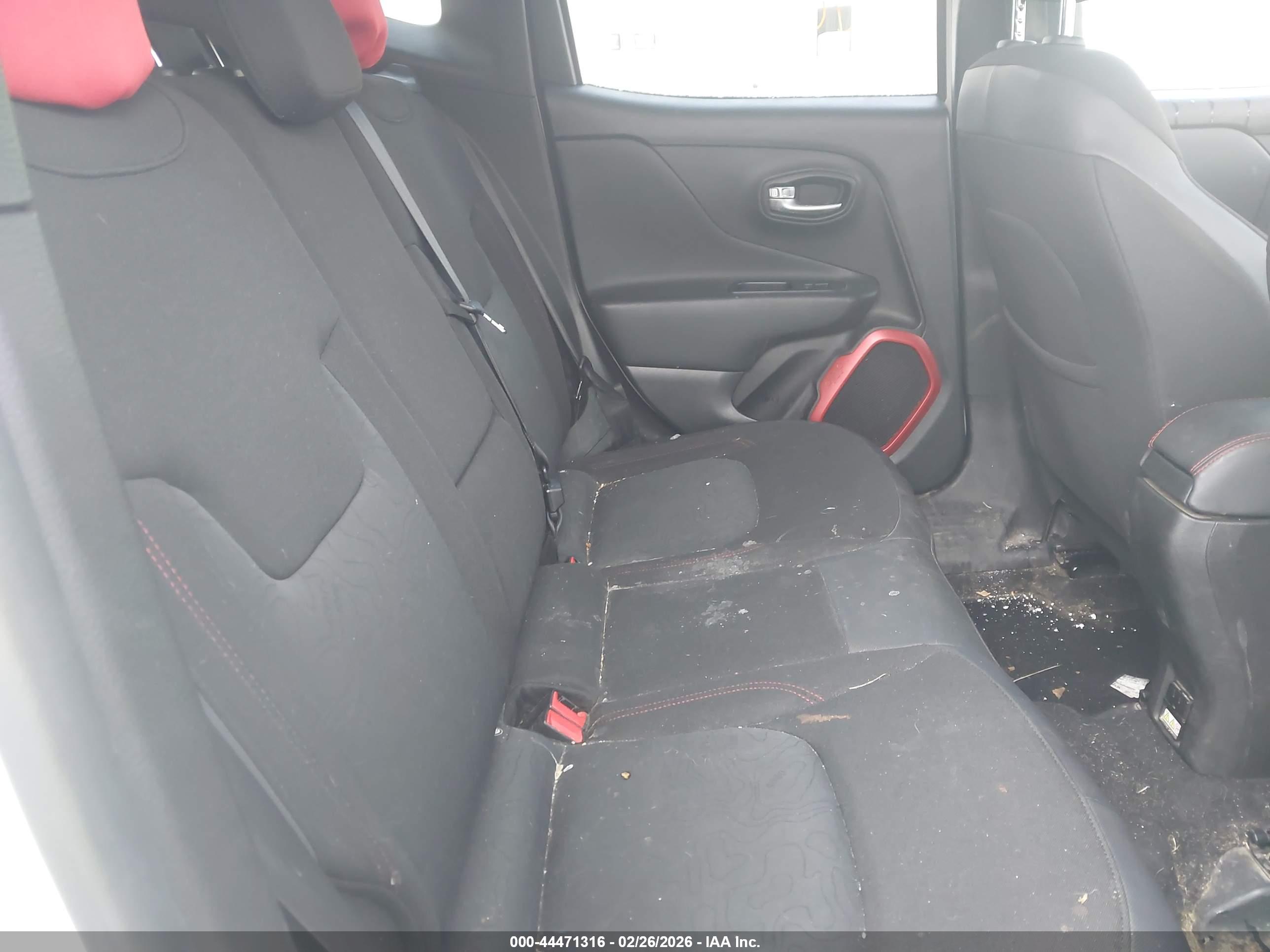 JEEP RENEGADE image 8