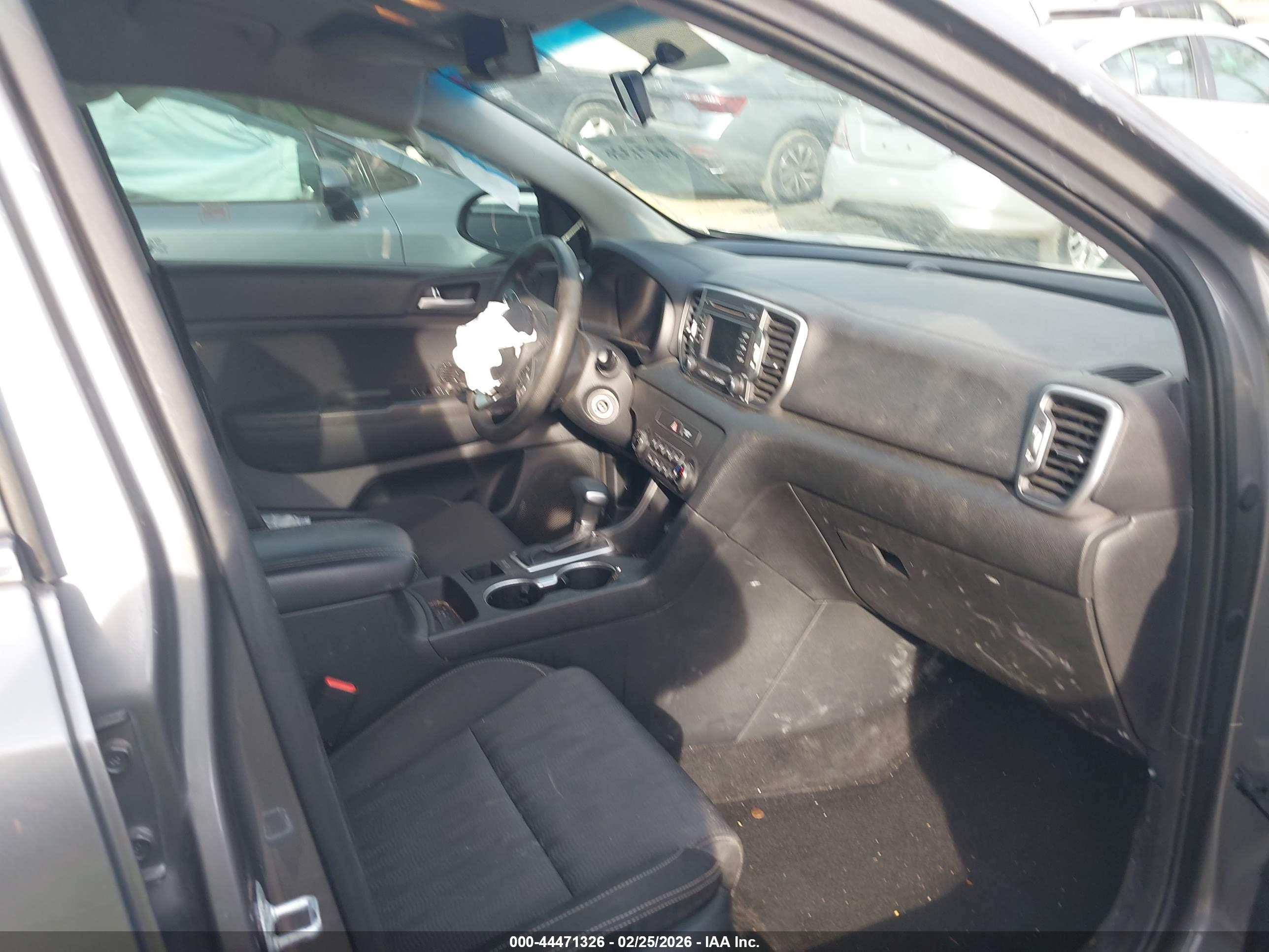 KIA SPORTAGE image 5