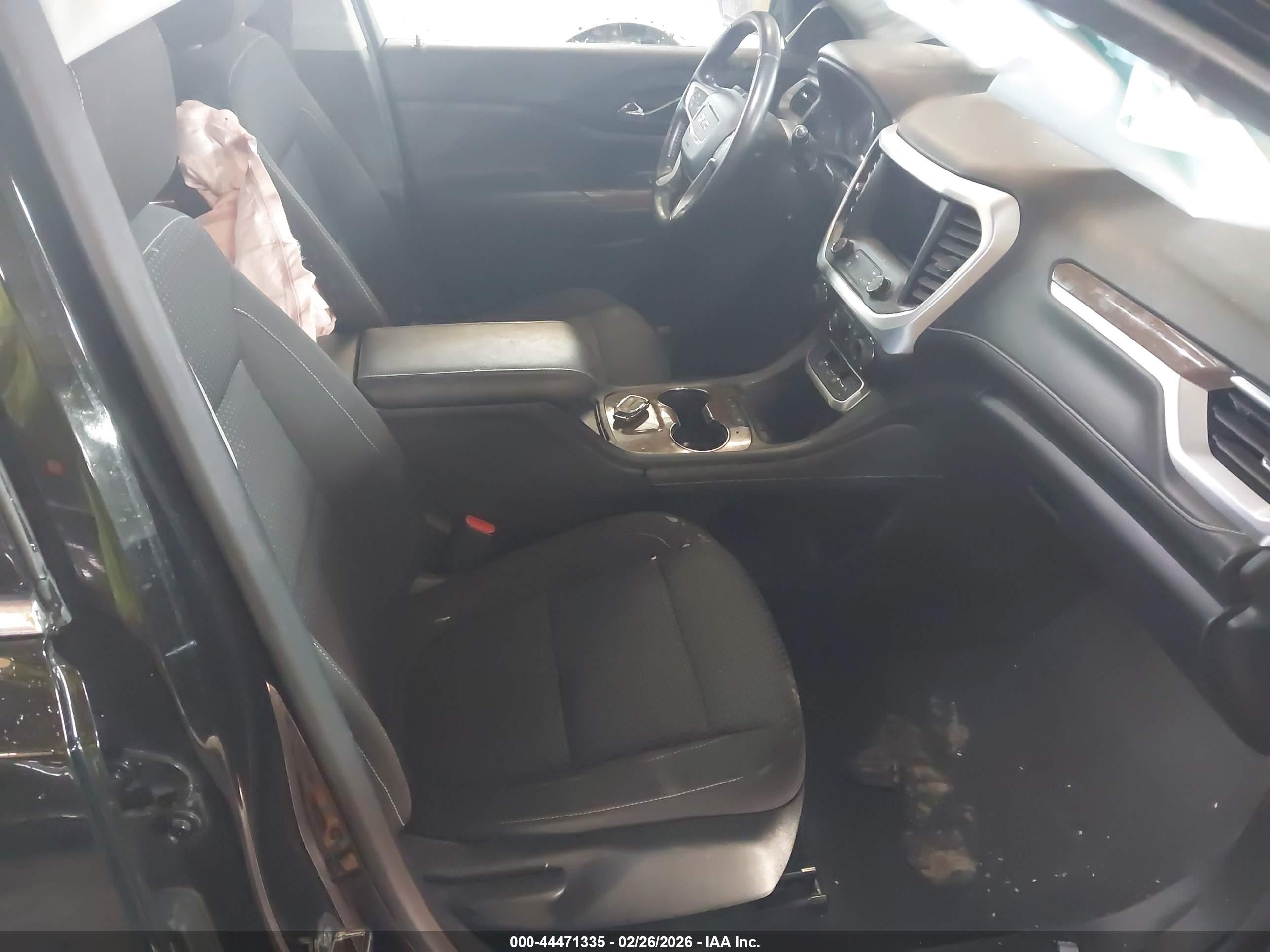GMC ACADIA image 5