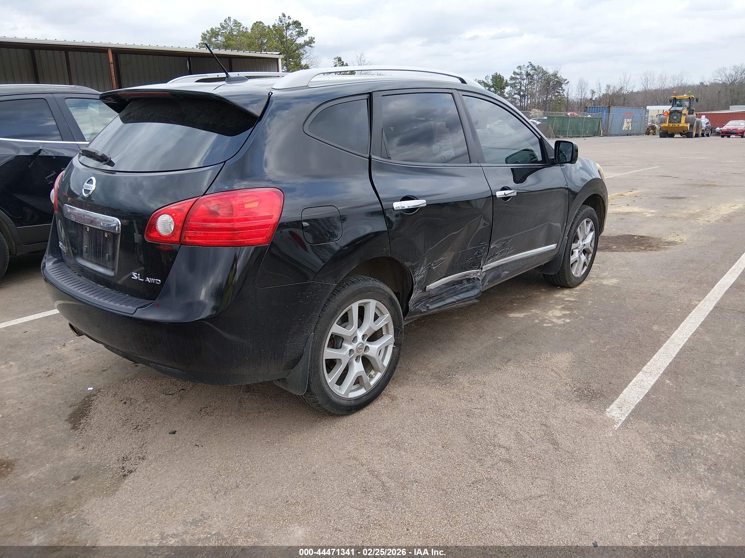 NISSAN ROGUE image 4