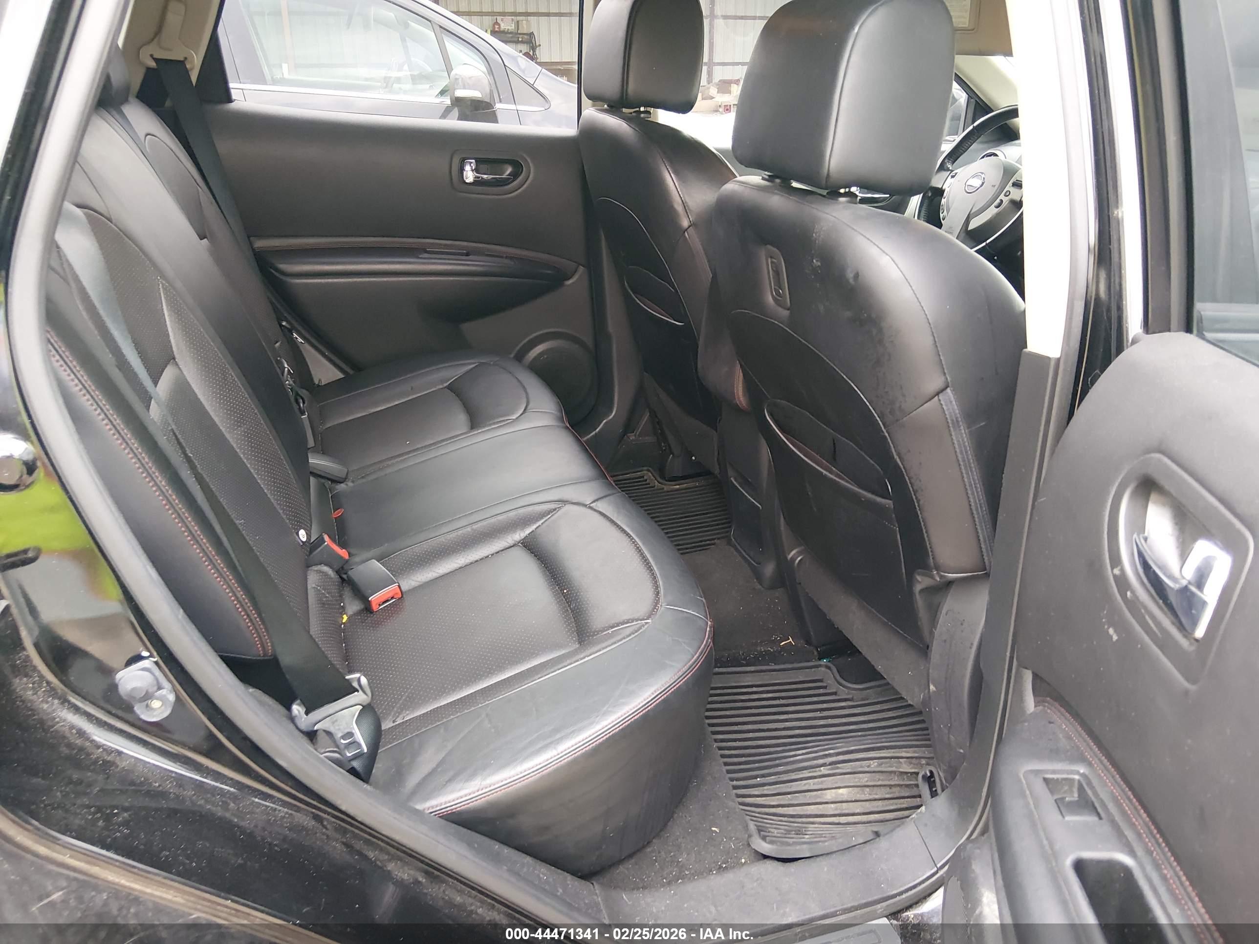 NISSAN ROGUE image 8