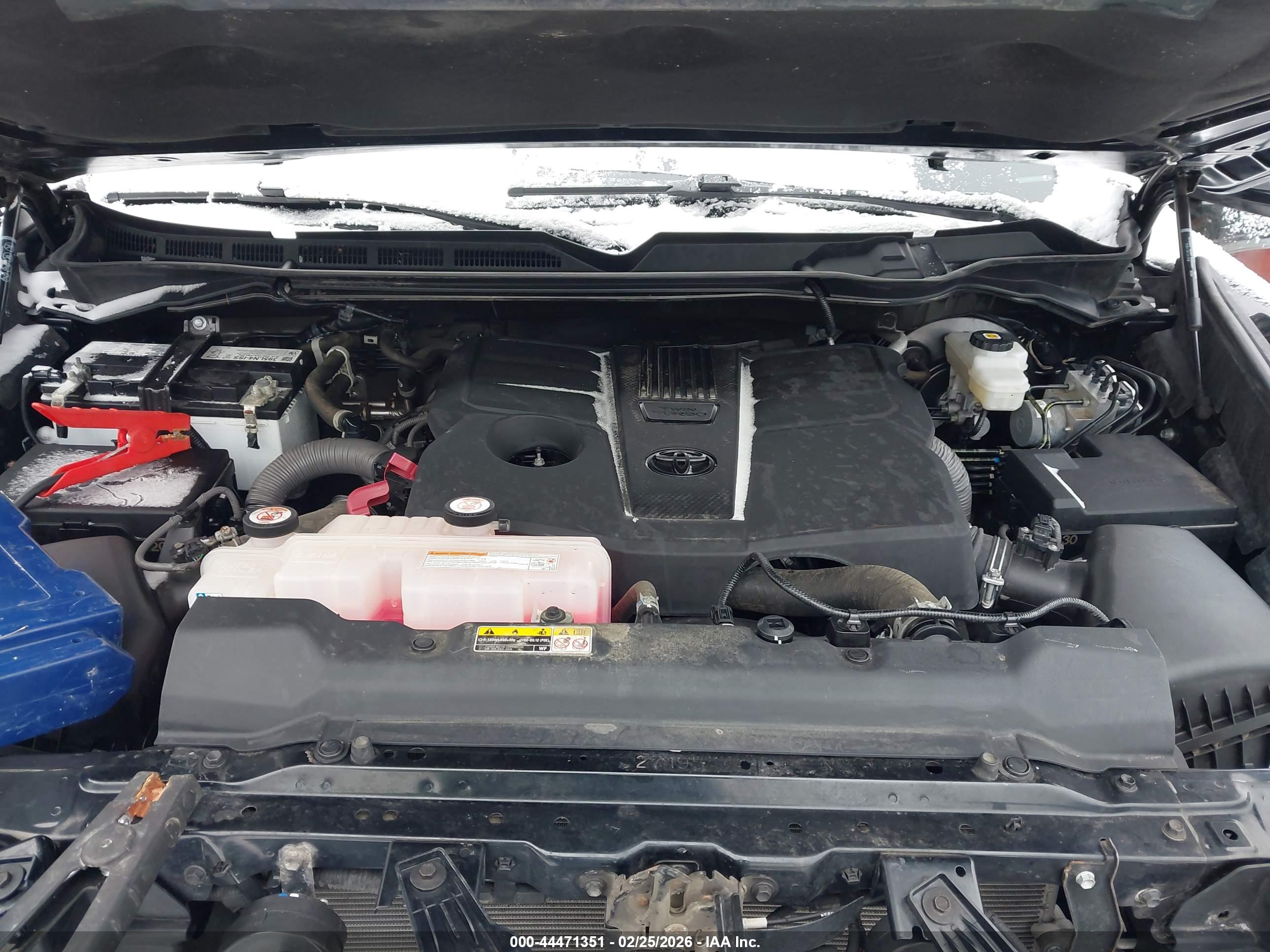 TOYOTA TUNDRA image 10