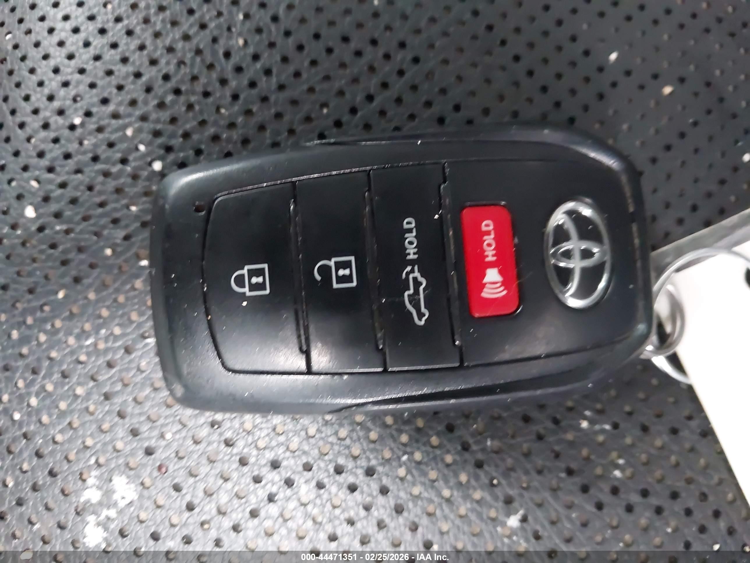 TOYOTA TUNDRA image 11
