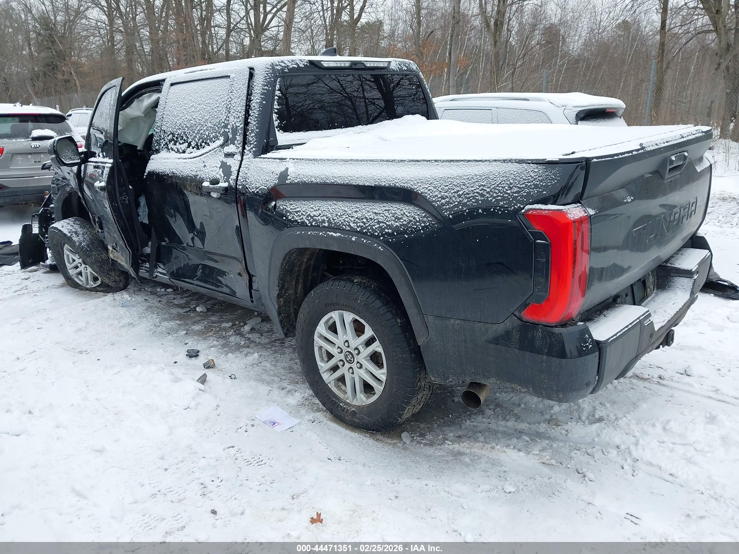 TOYOTA TUNDRA image 3