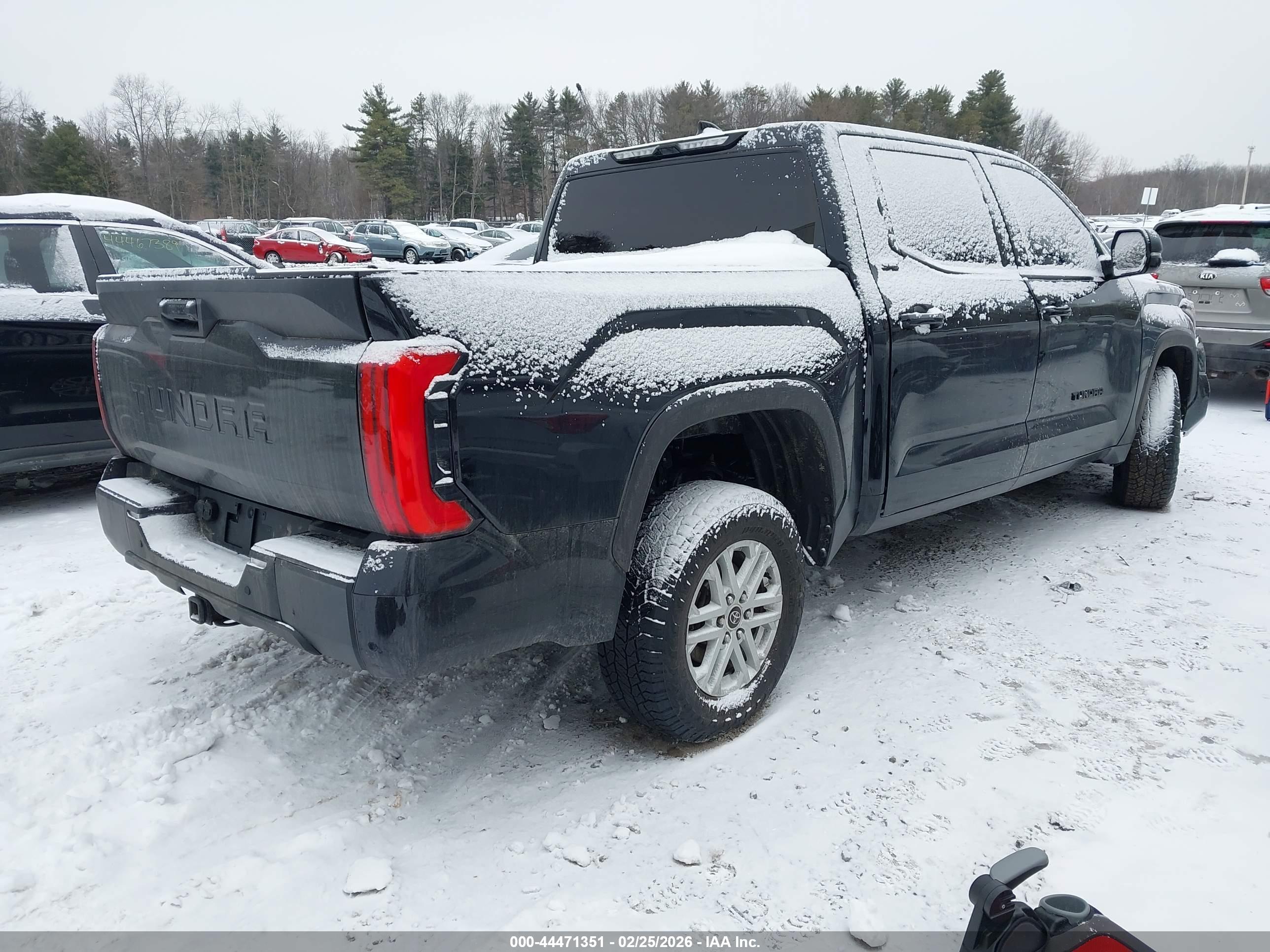 TOYOTA TUNDRA image 4