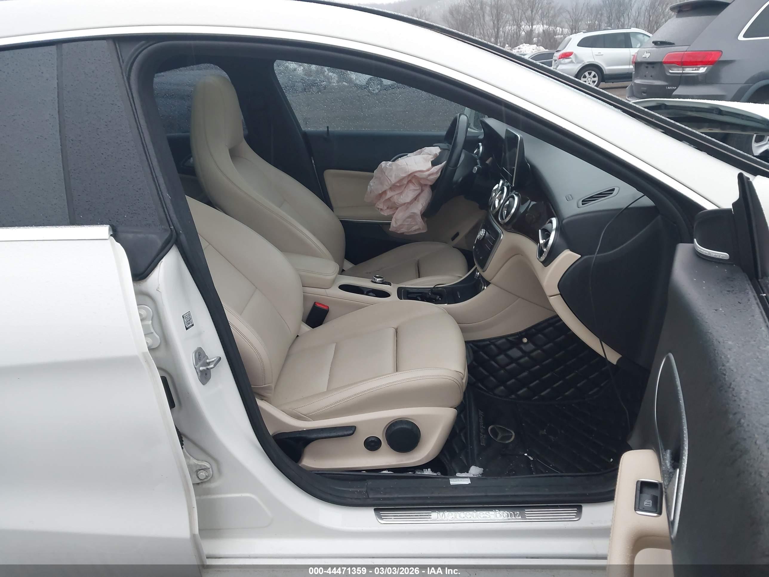 MERCEDES-BENZ CLA image 5