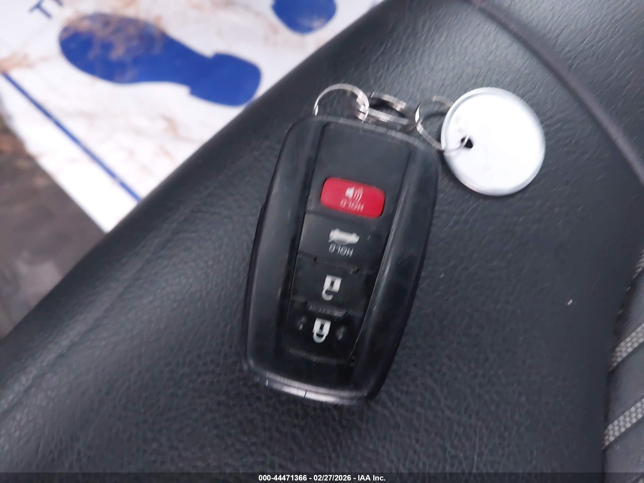 TOYOTA CAMRY image 11