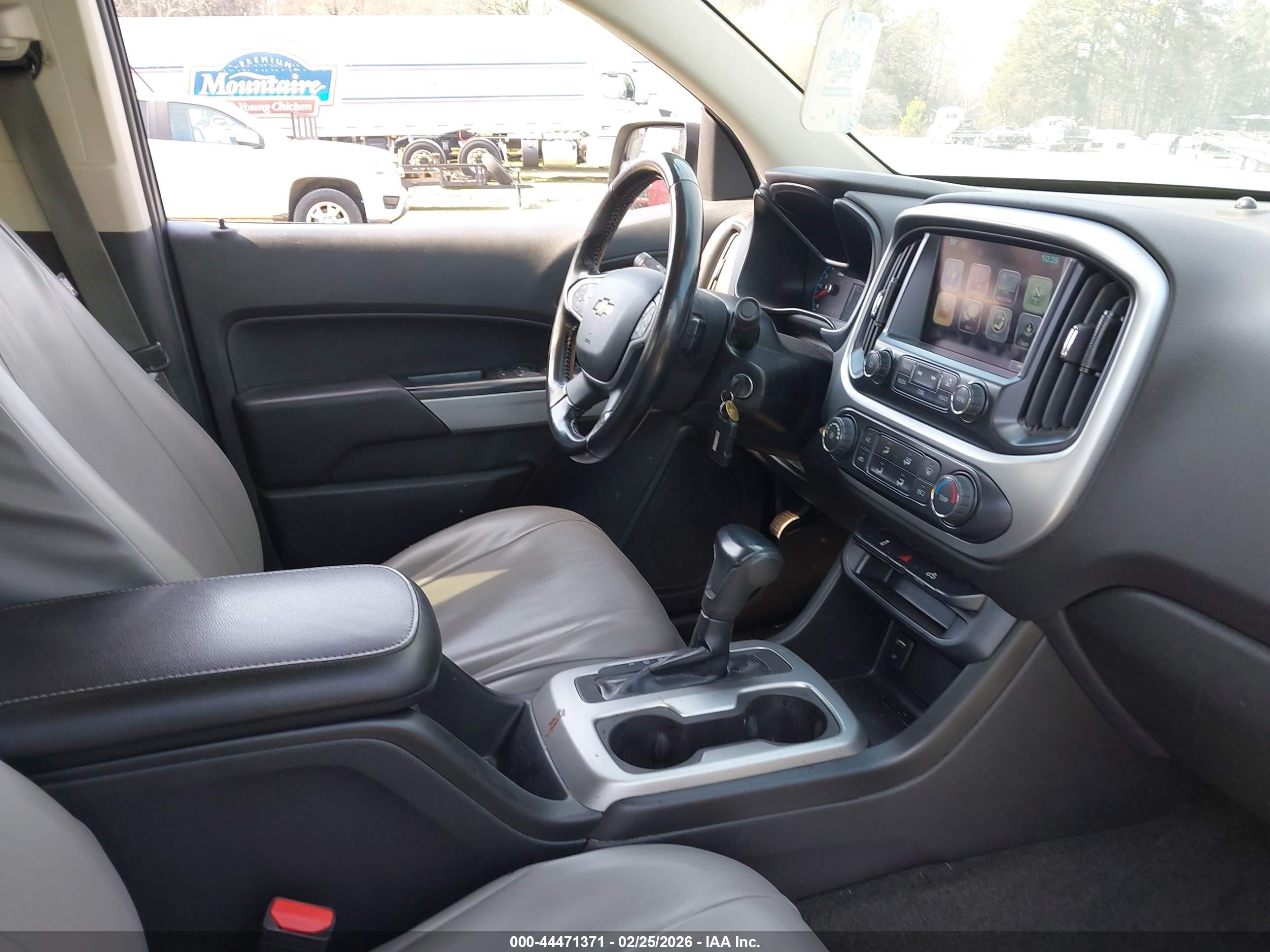 CHEVROLET COLORADO image 5