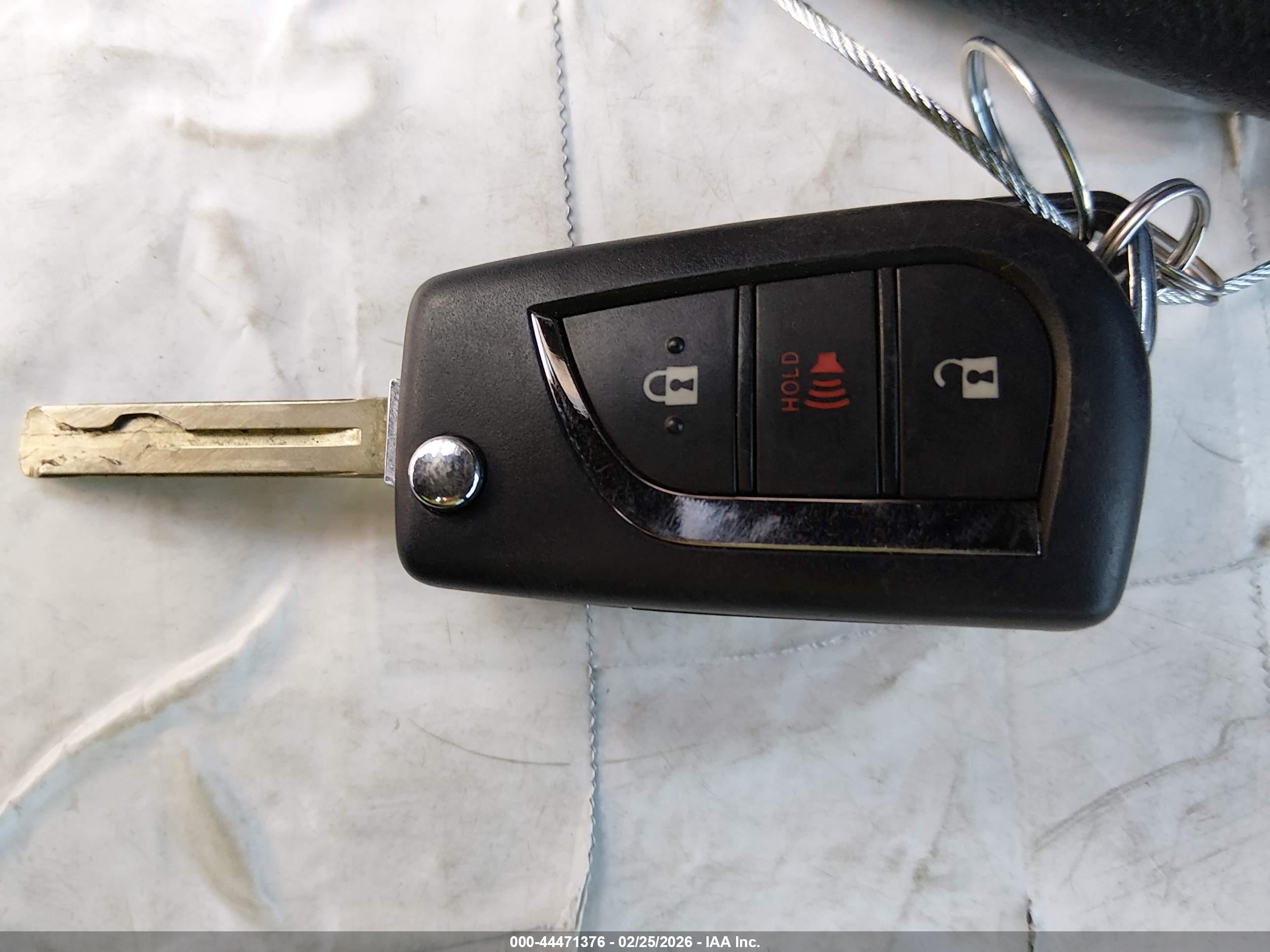 TOYOTA RAV4 image 11