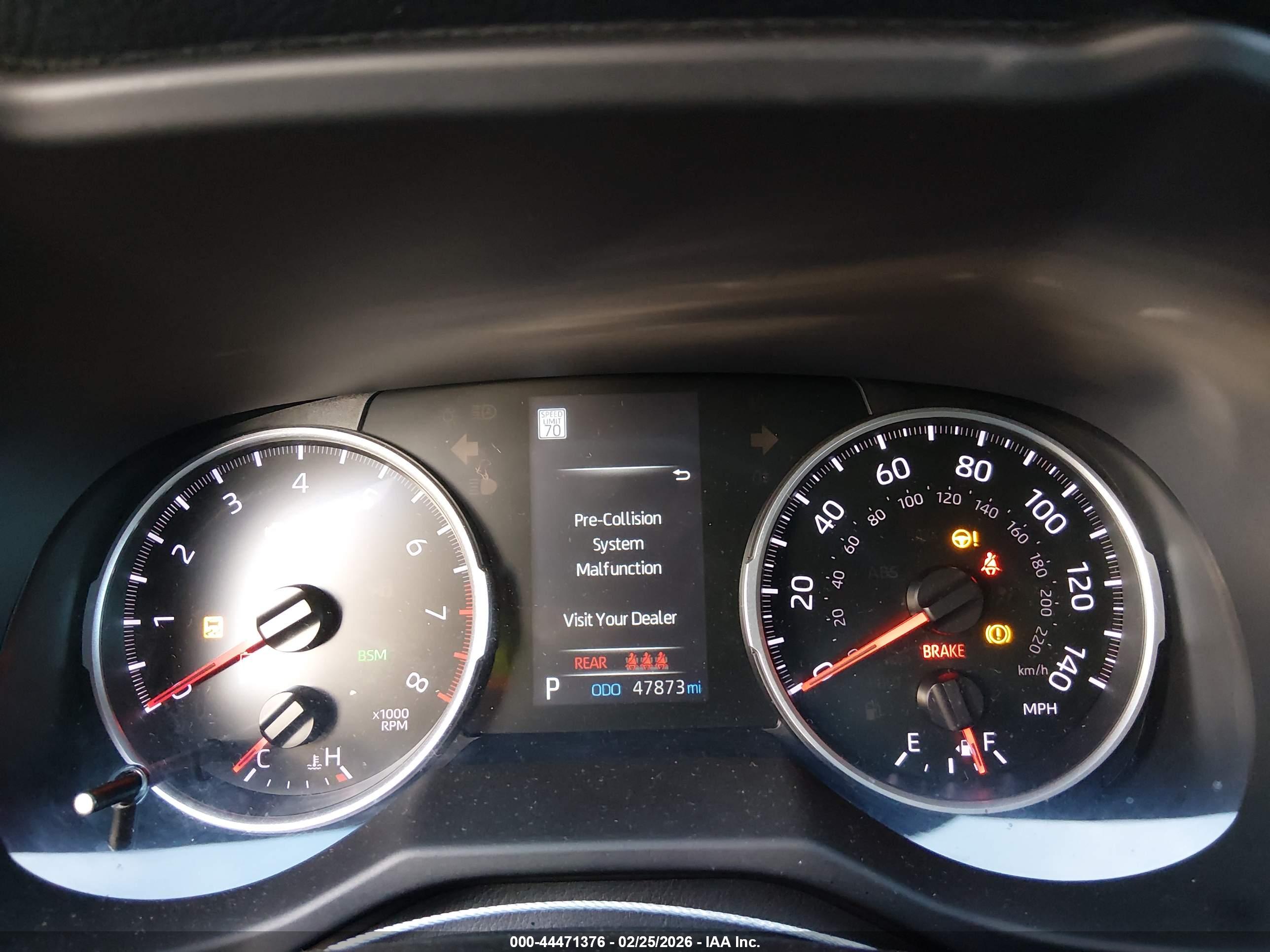 TOYOTA RAV4 image 7