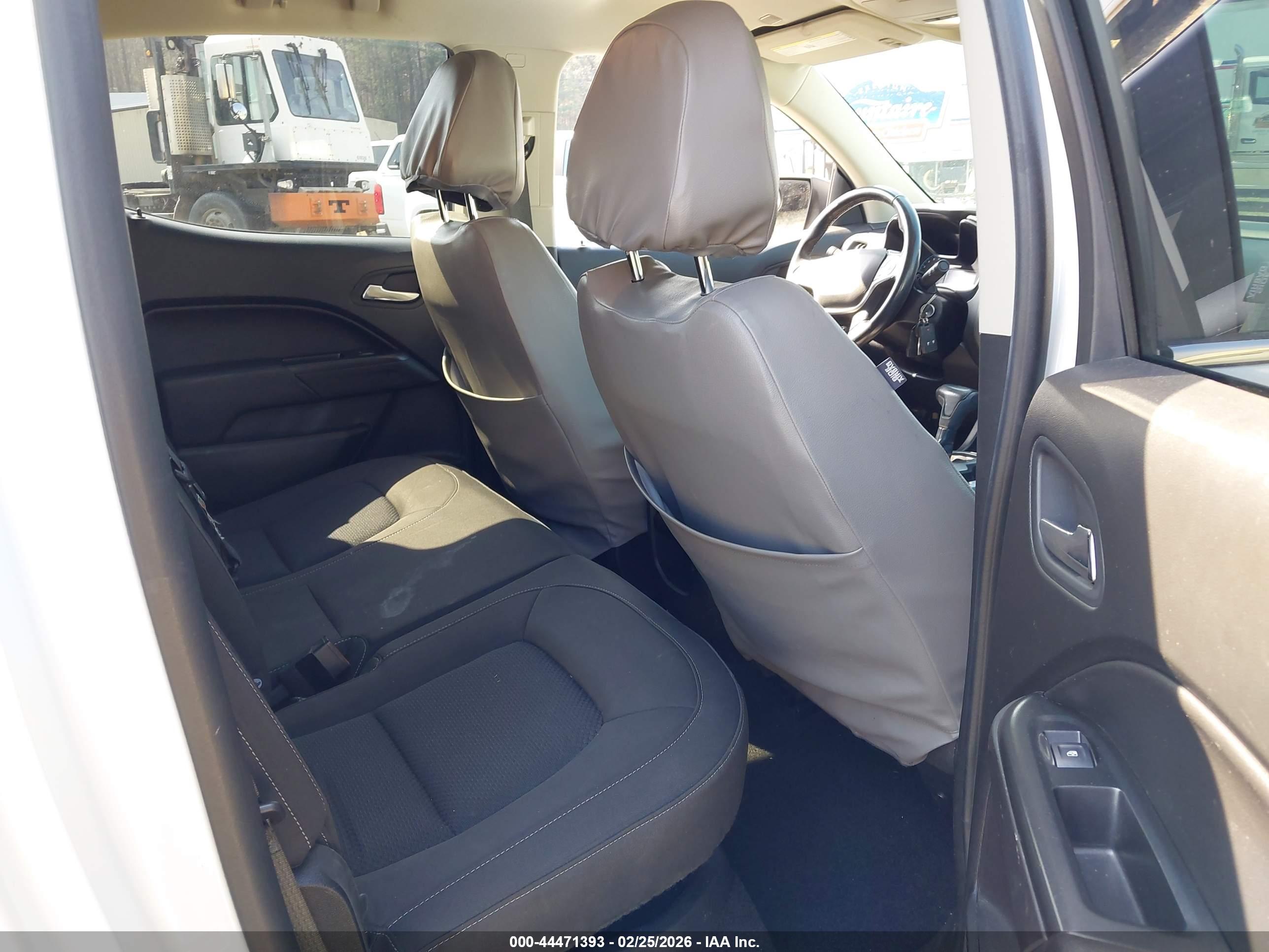 CHEVROLET COLORADO image 8