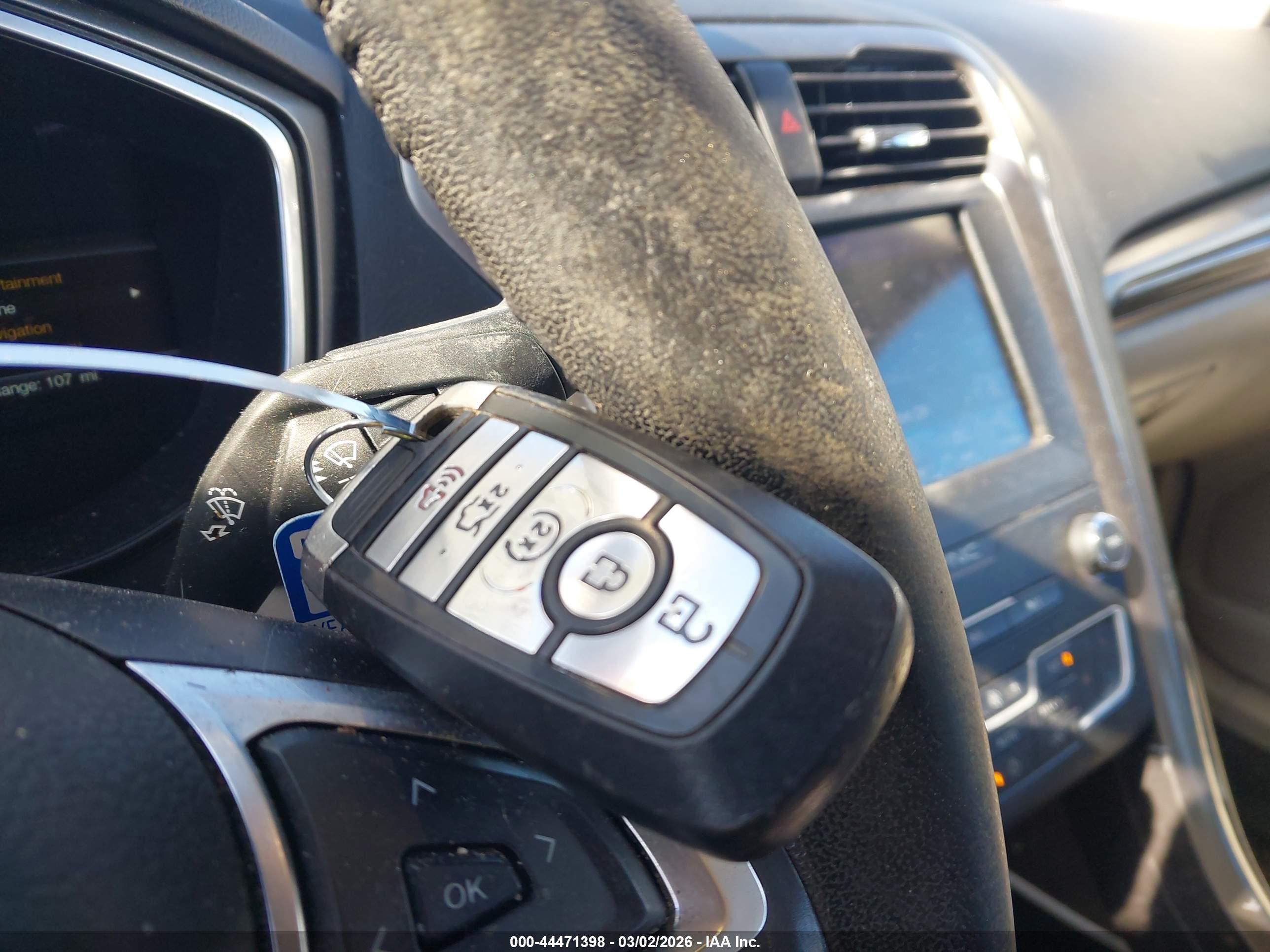 FORD FUSION image 11