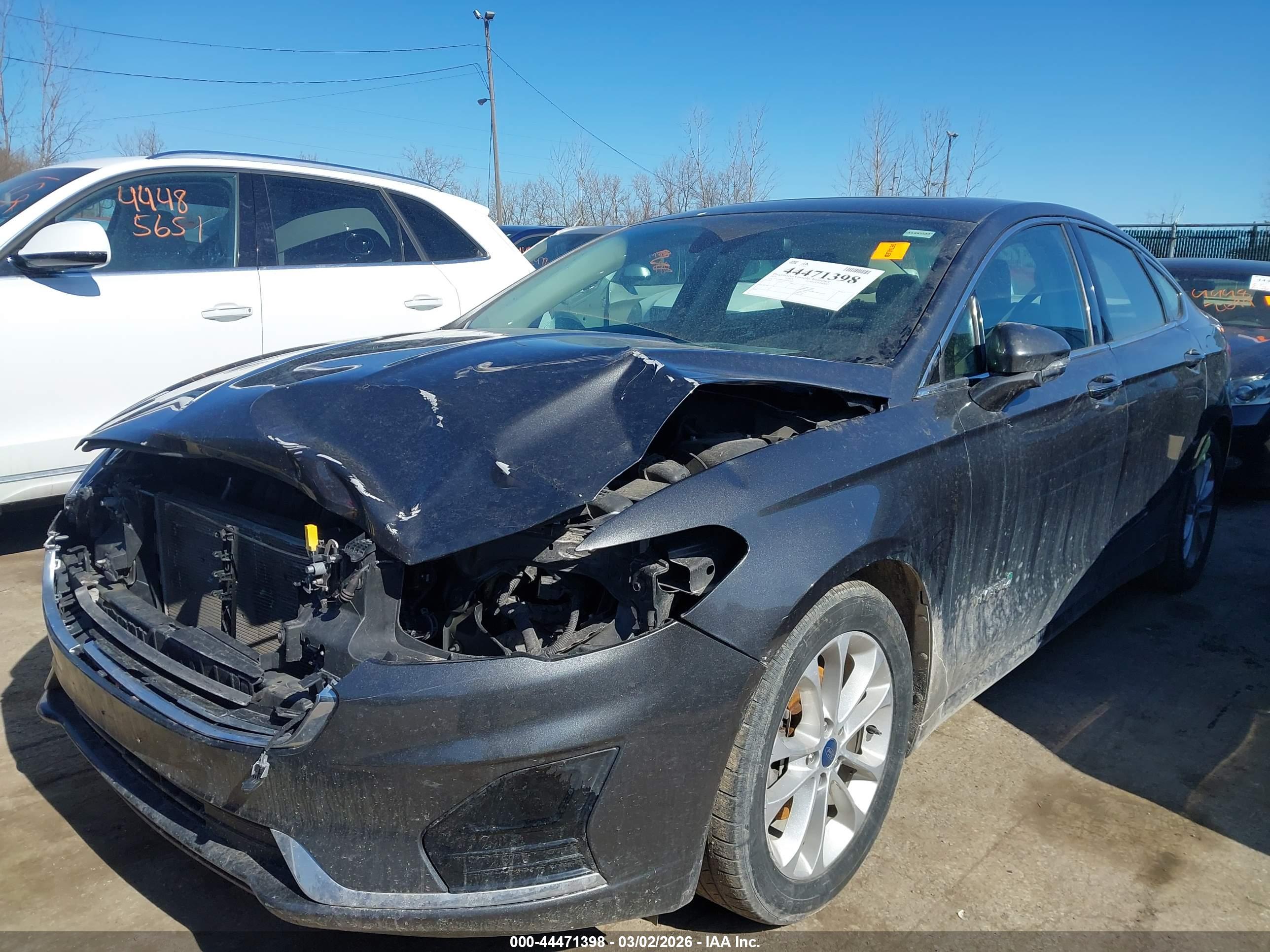 FORD FUSION image 2