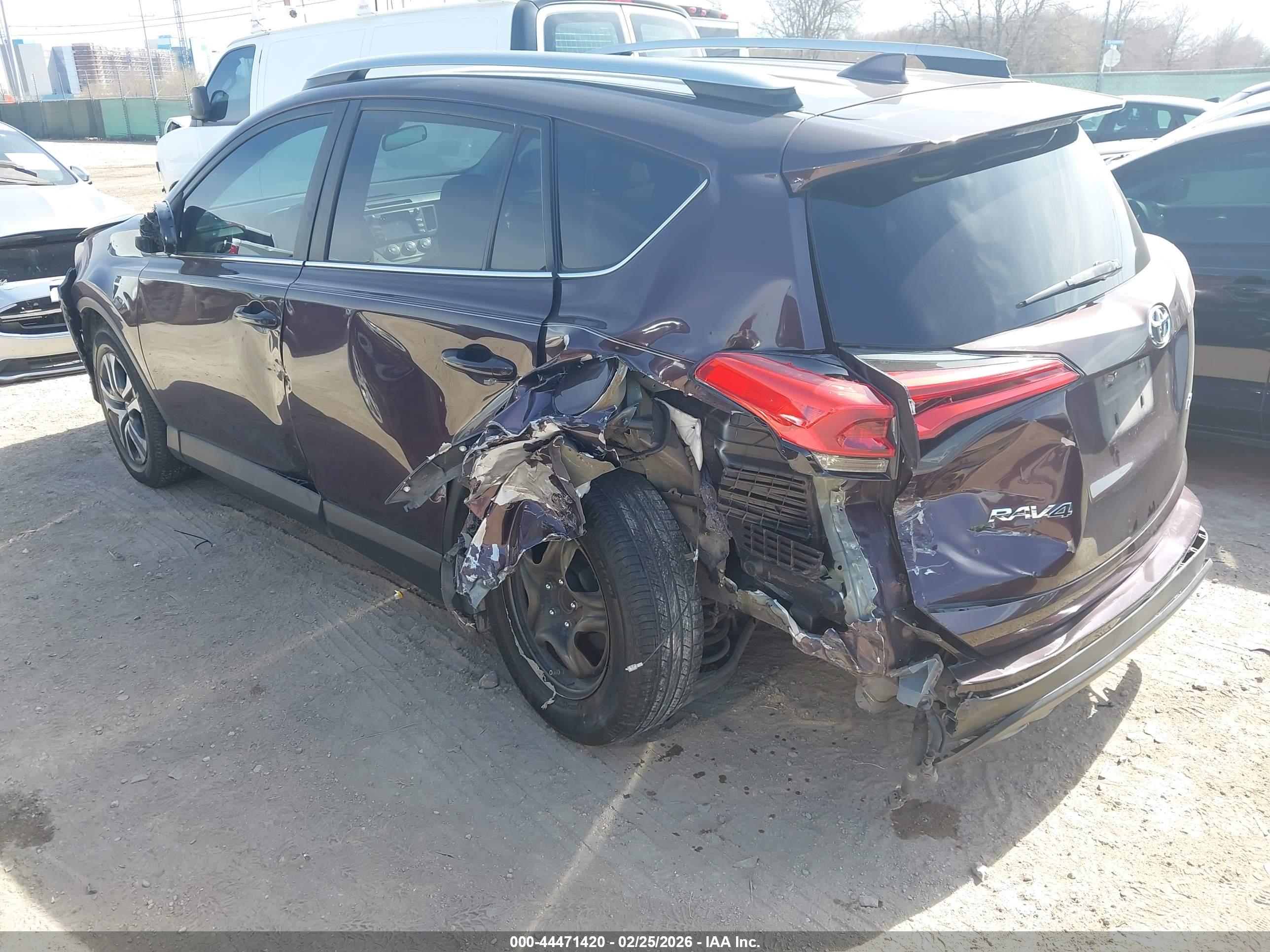 TOYOTA RAV4 image 3