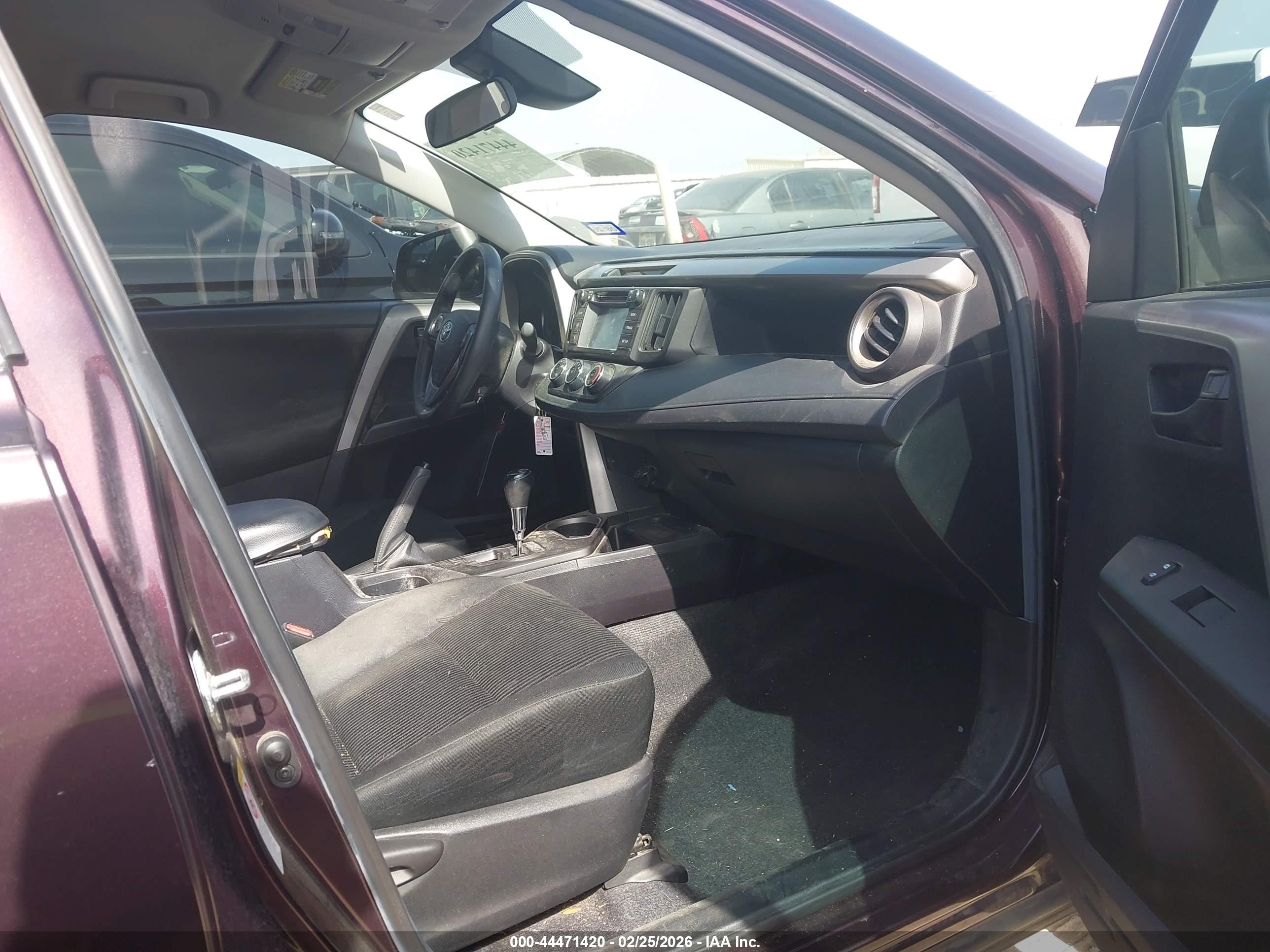 TOYOTA RAV4 image 5