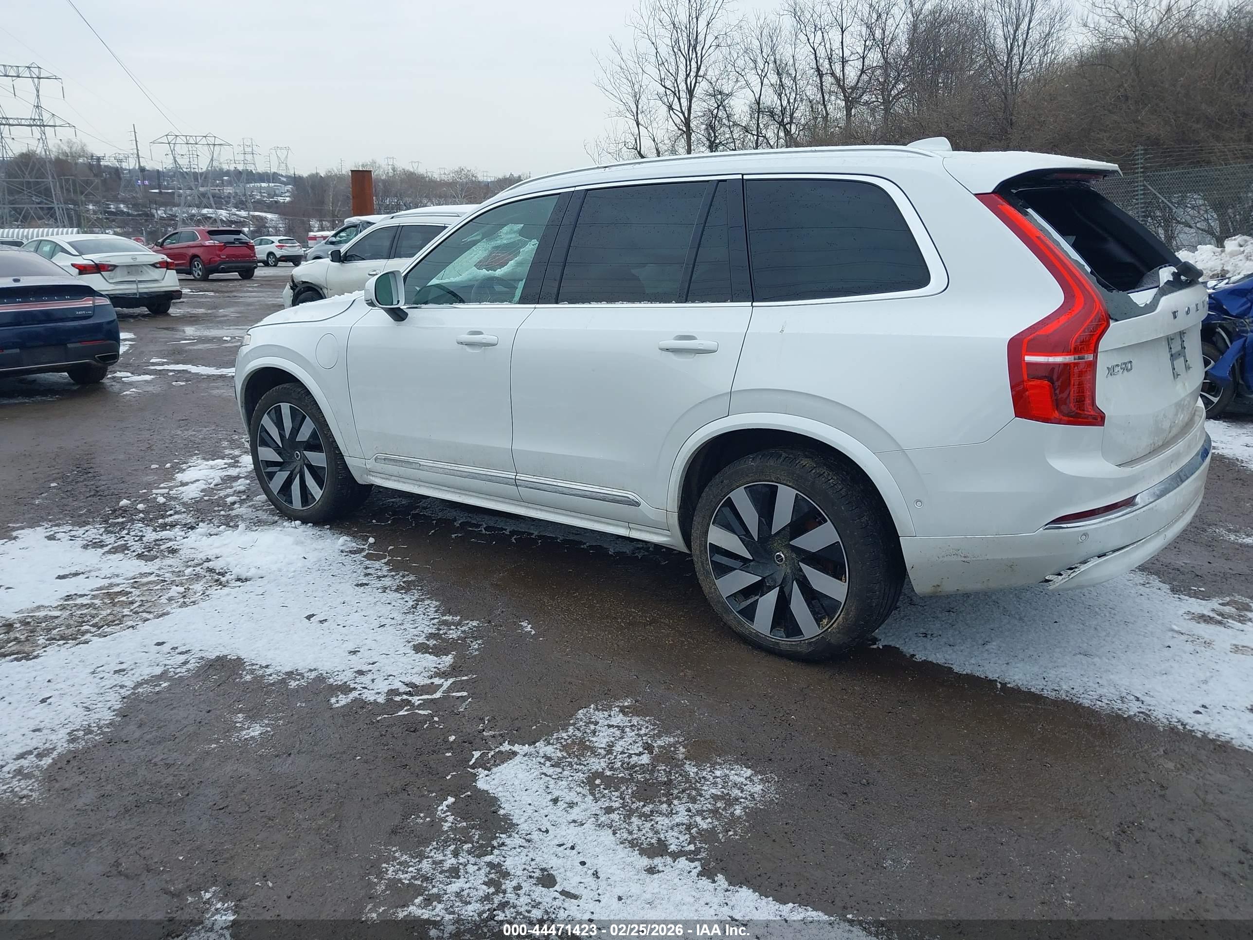 VOLVO XC90 image 3