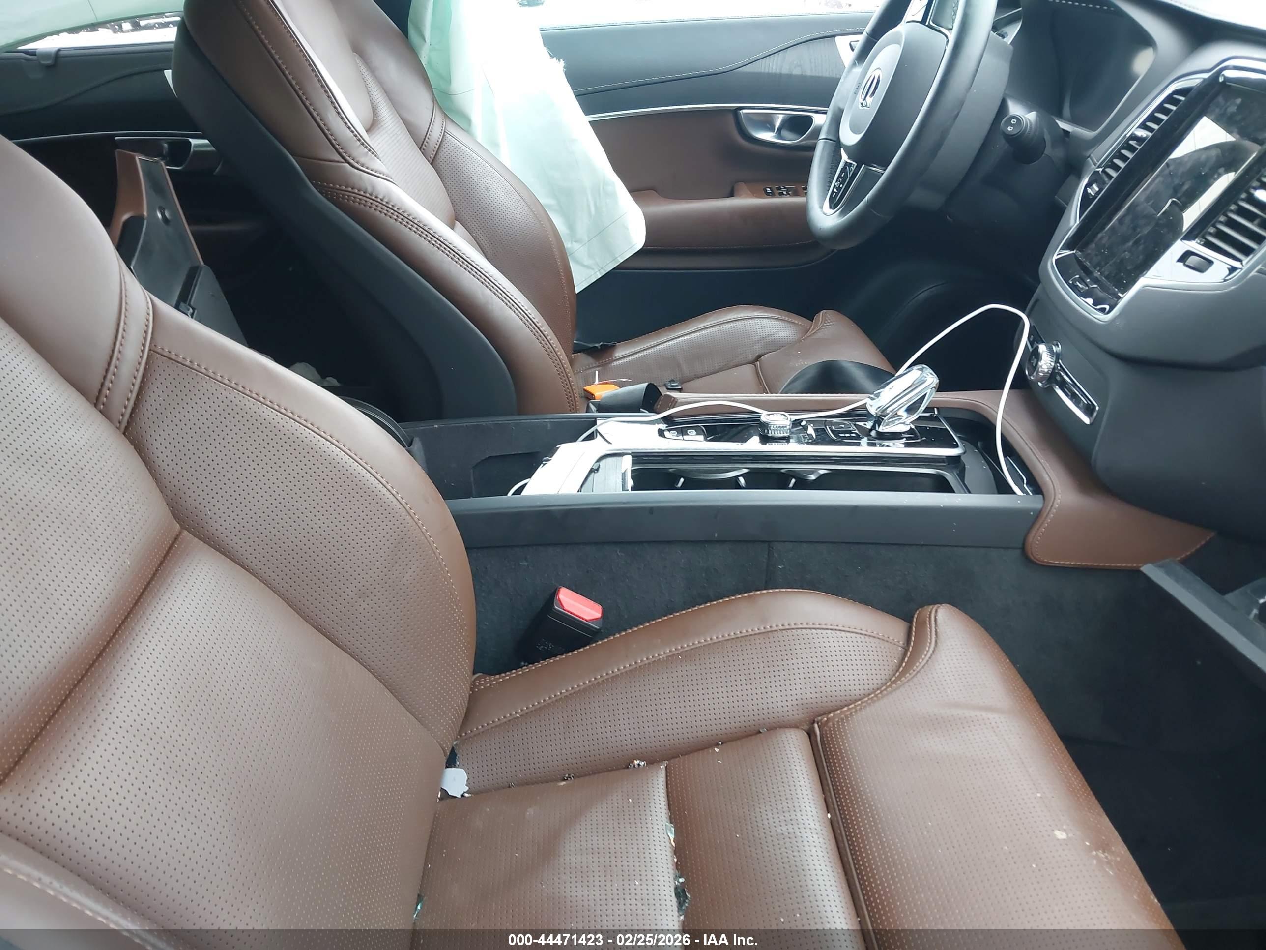 VOLVO XC90 image 5