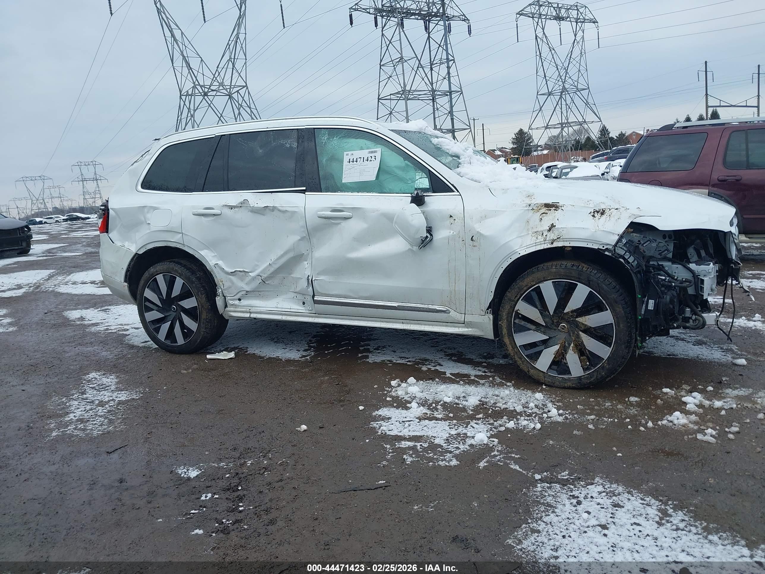 VOLVO XC90 image 6