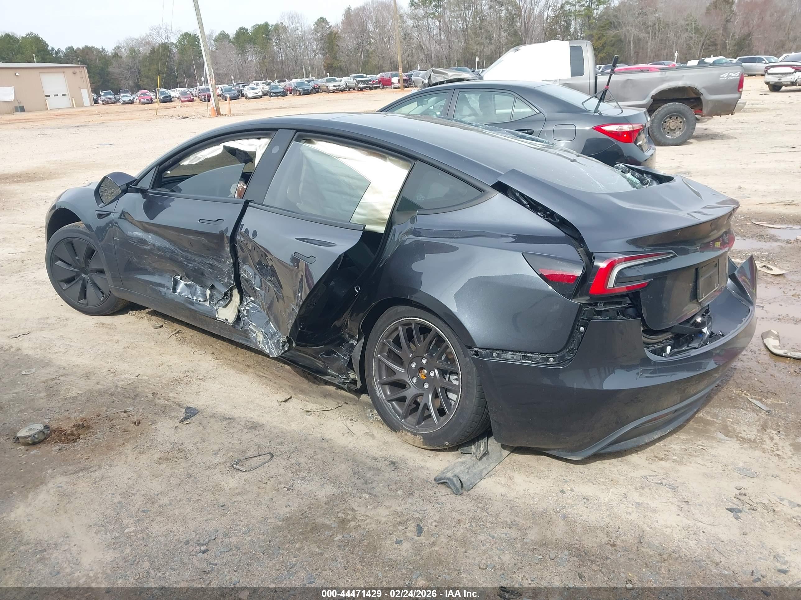 TESLA MODEL image 3