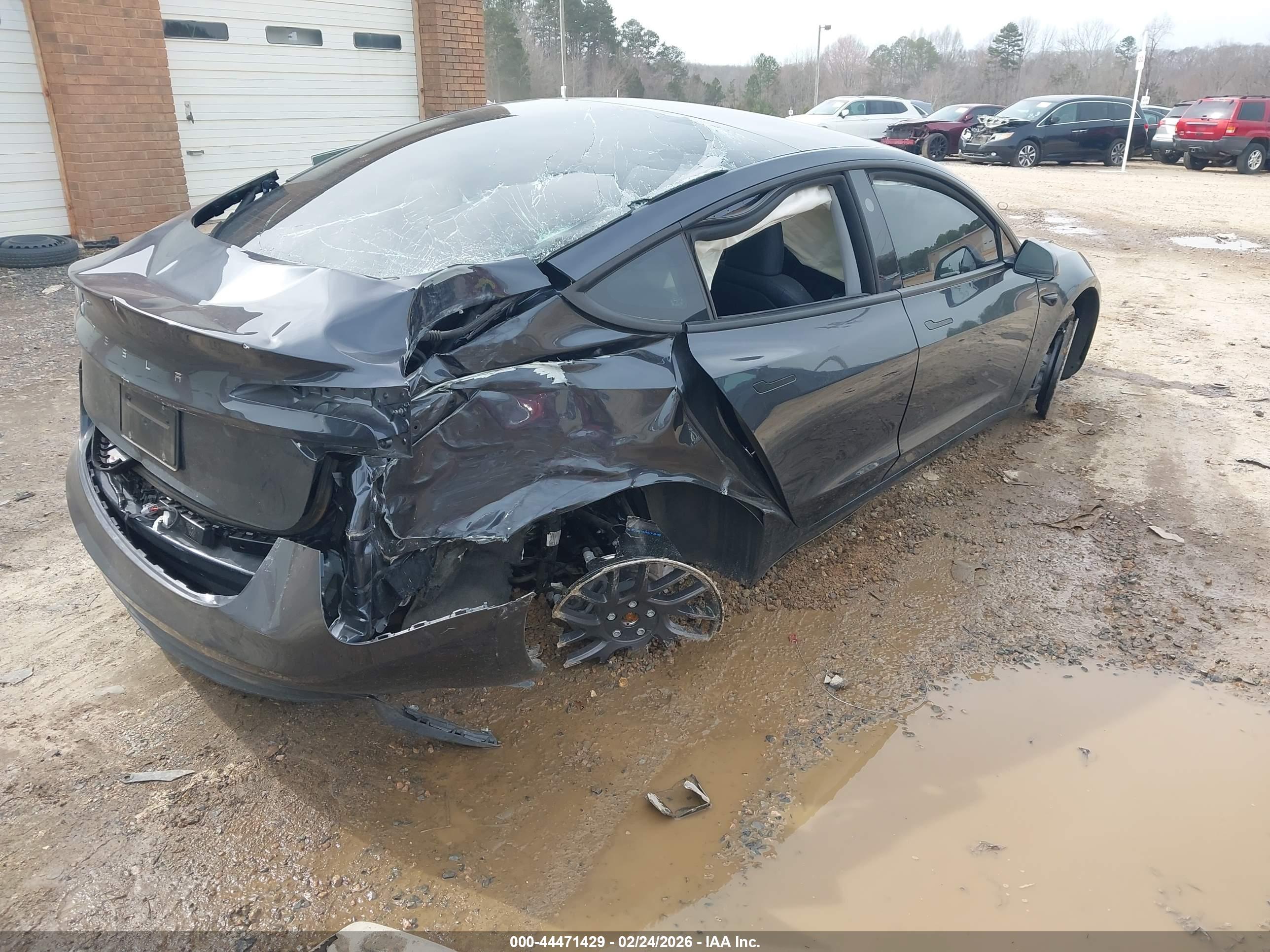 TESLA MODEL image 4