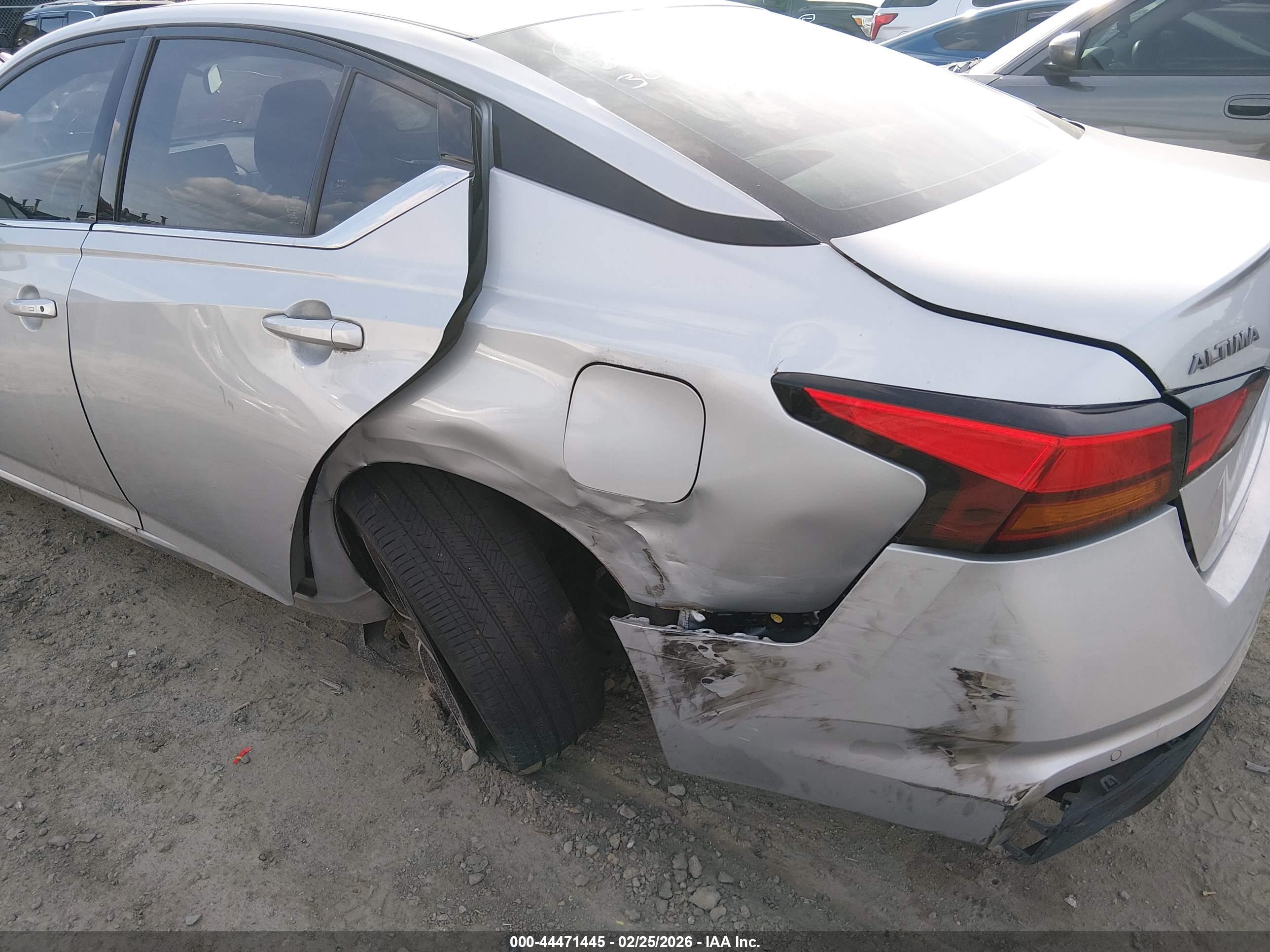 NISSAN ALTIMA image 6