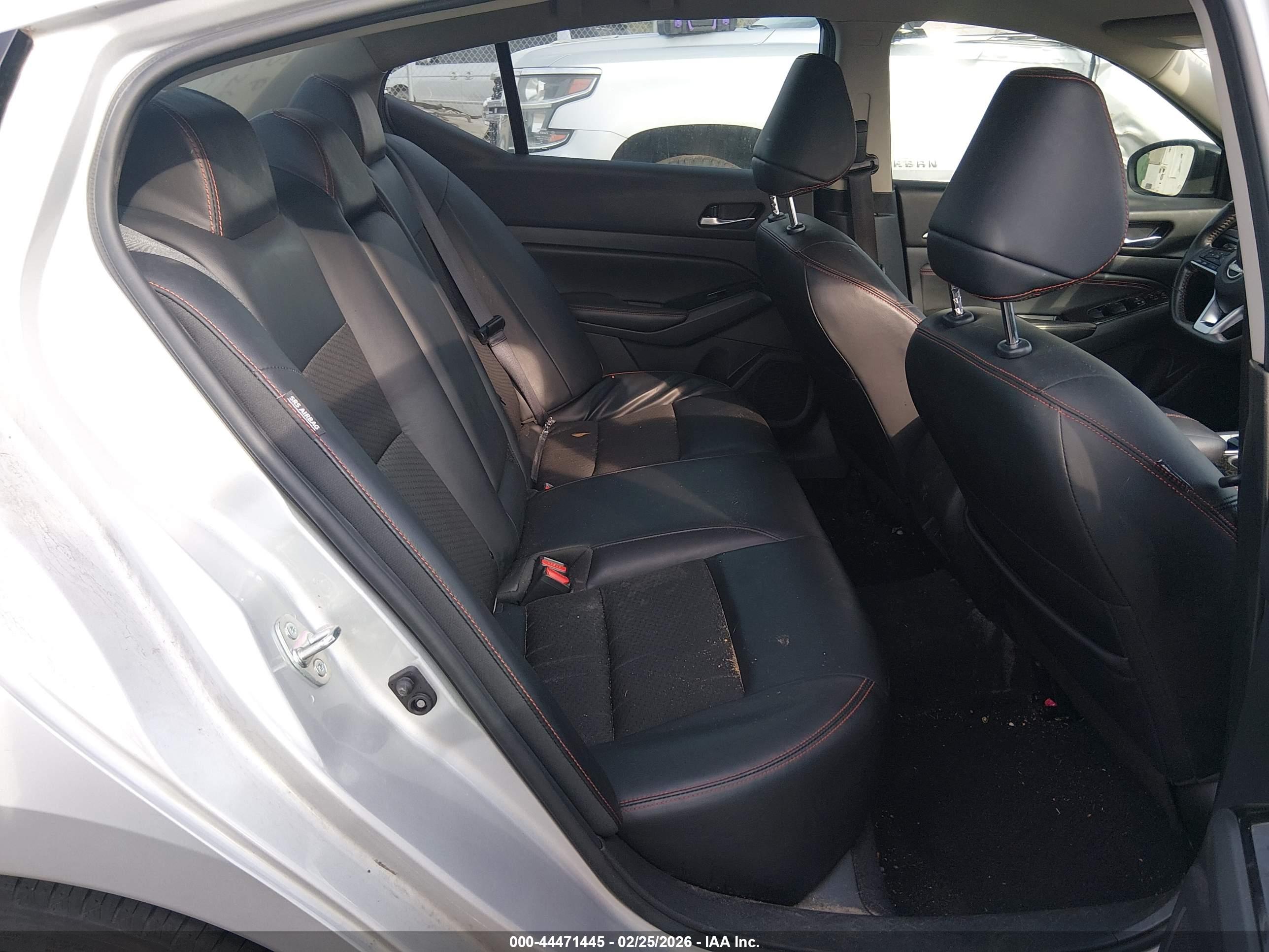 NISSAN ALTIMA image 8