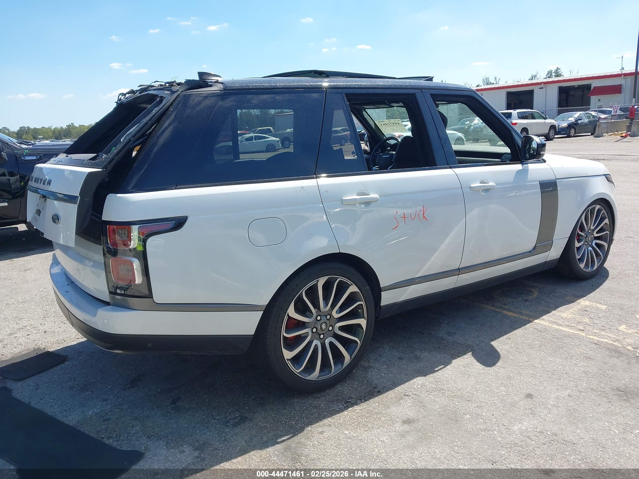 LAND ROVER image 4