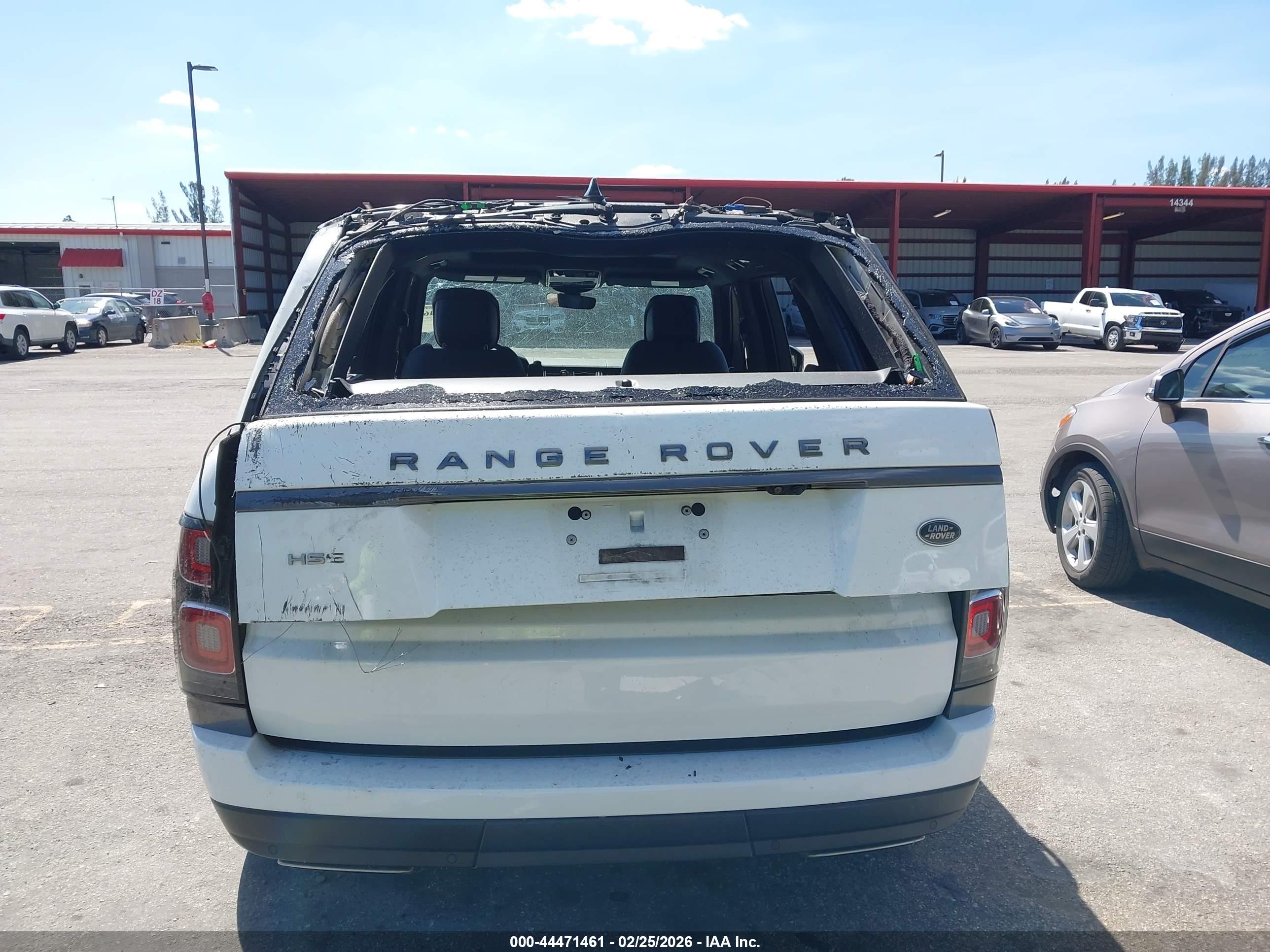 LAND ROVER image 6