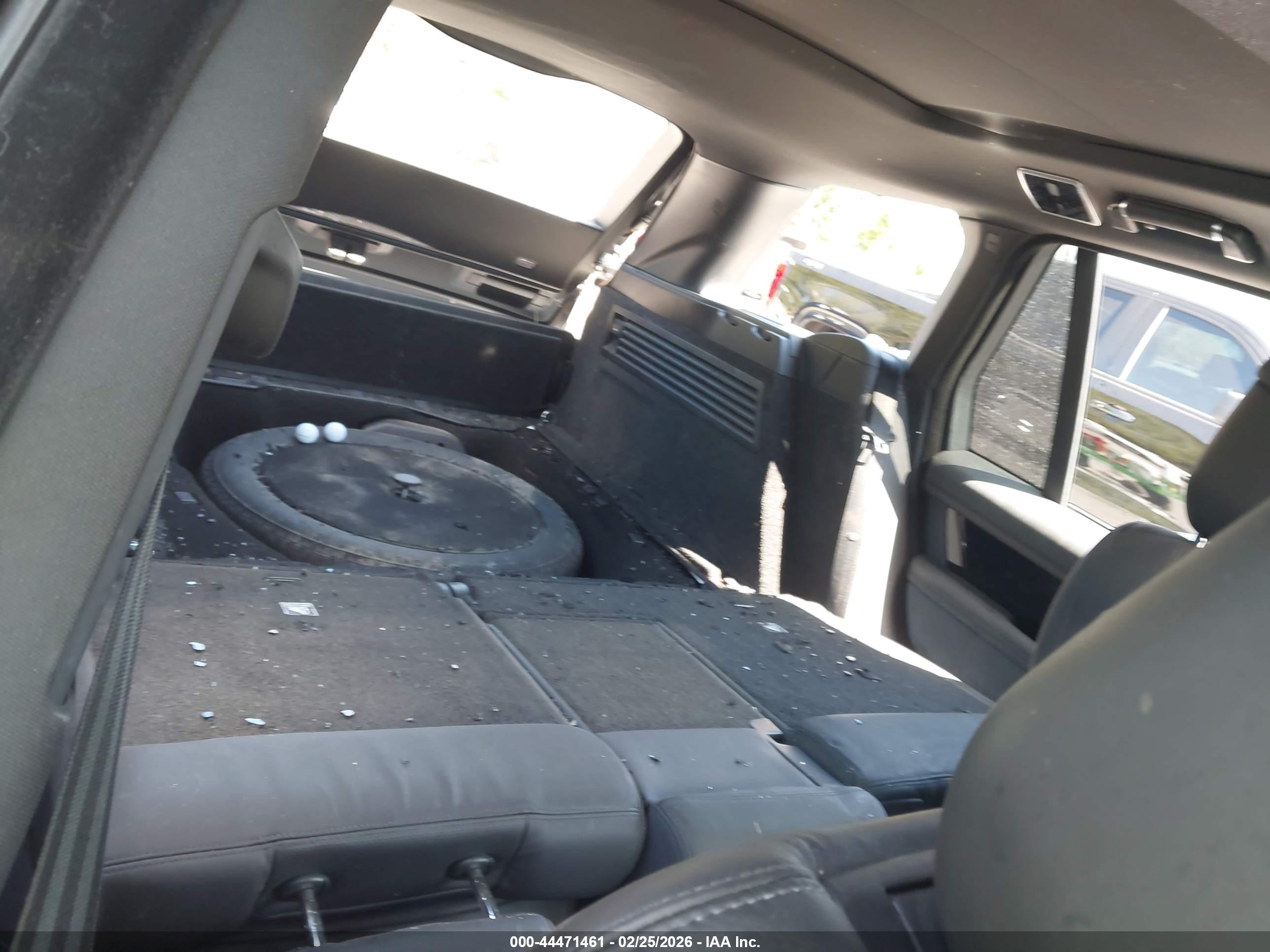 LAND ROVER image 8