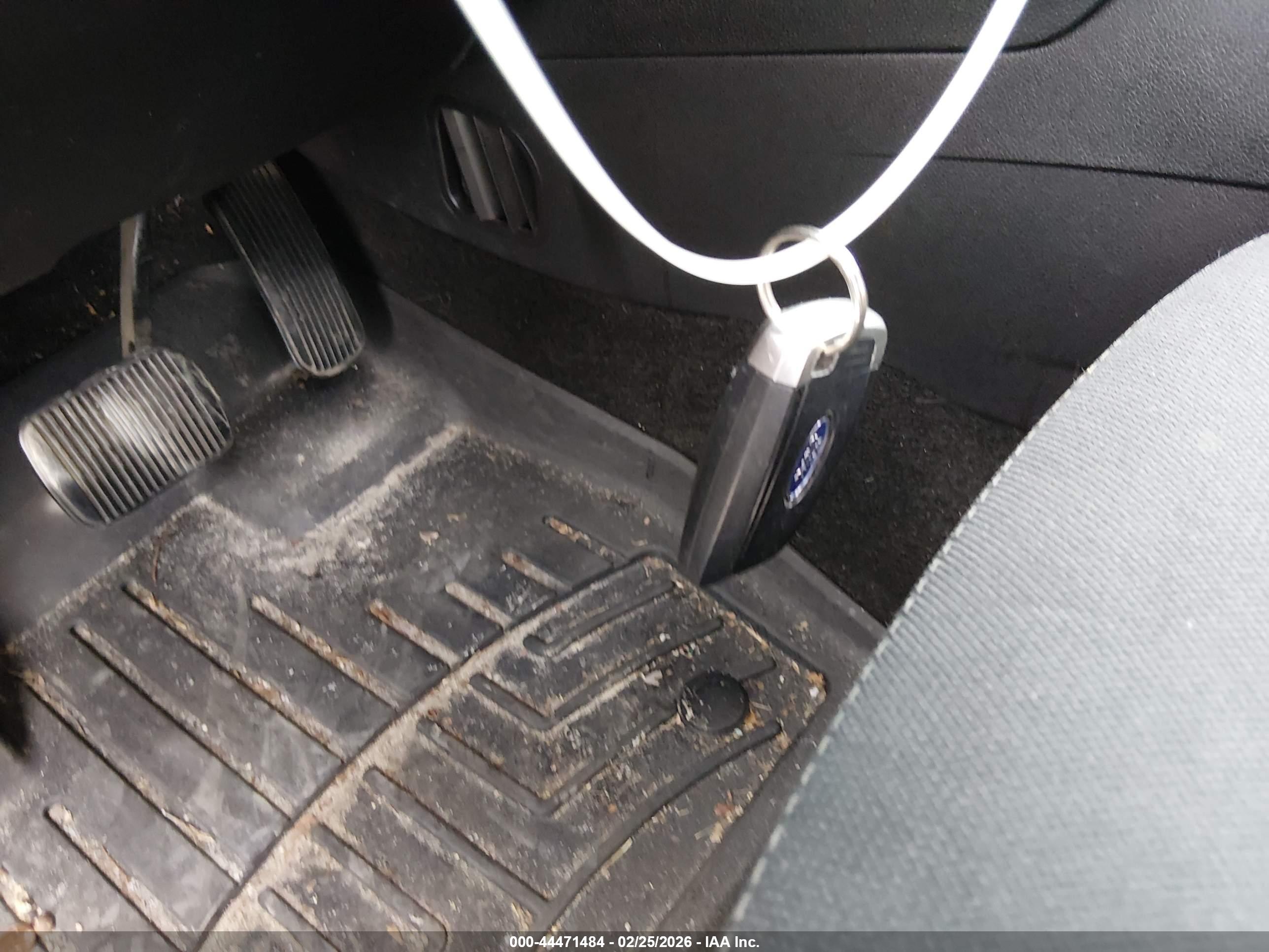 FORD EXPLORER image 11