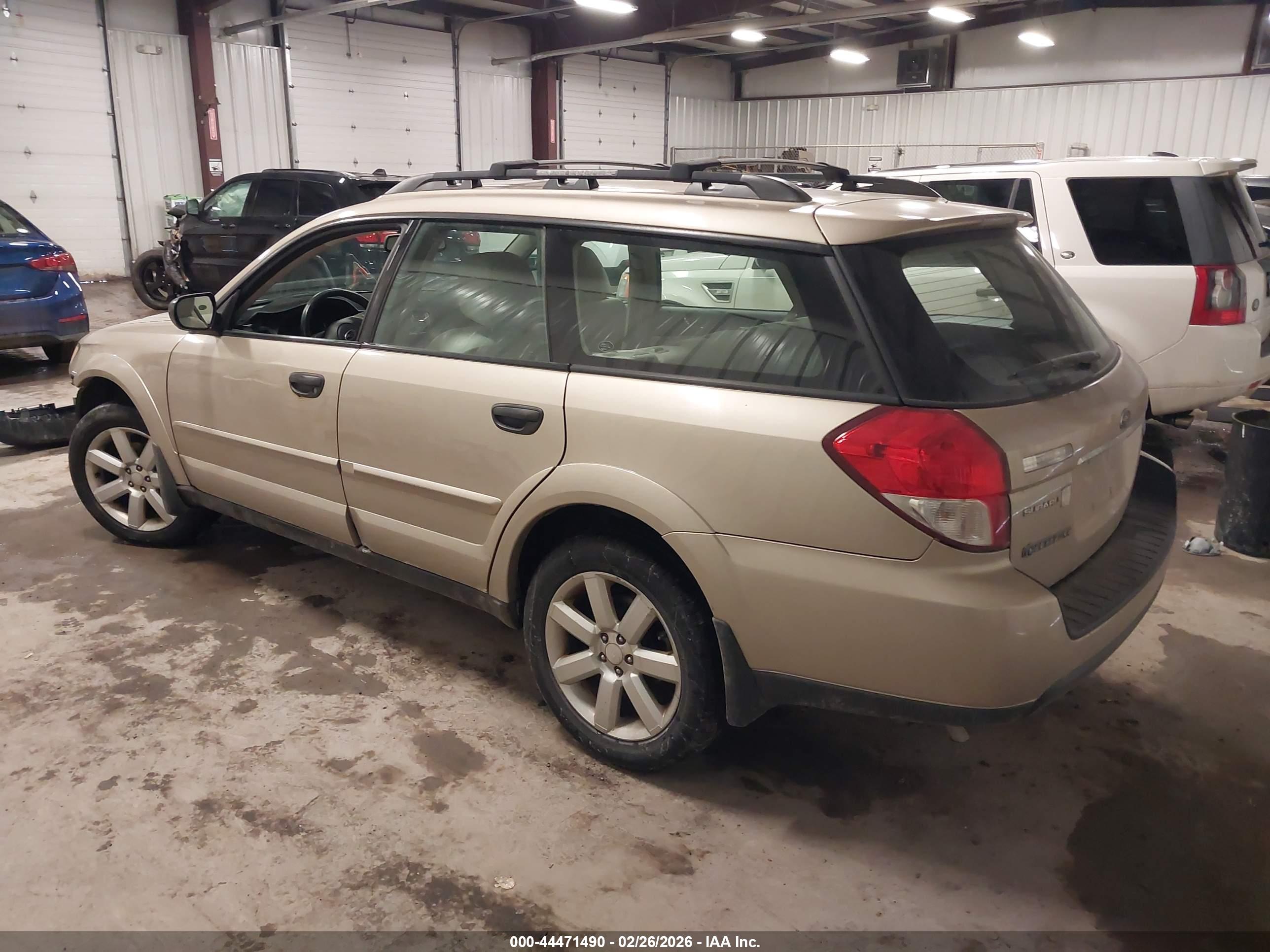 SUBARU OUTBACK image 3