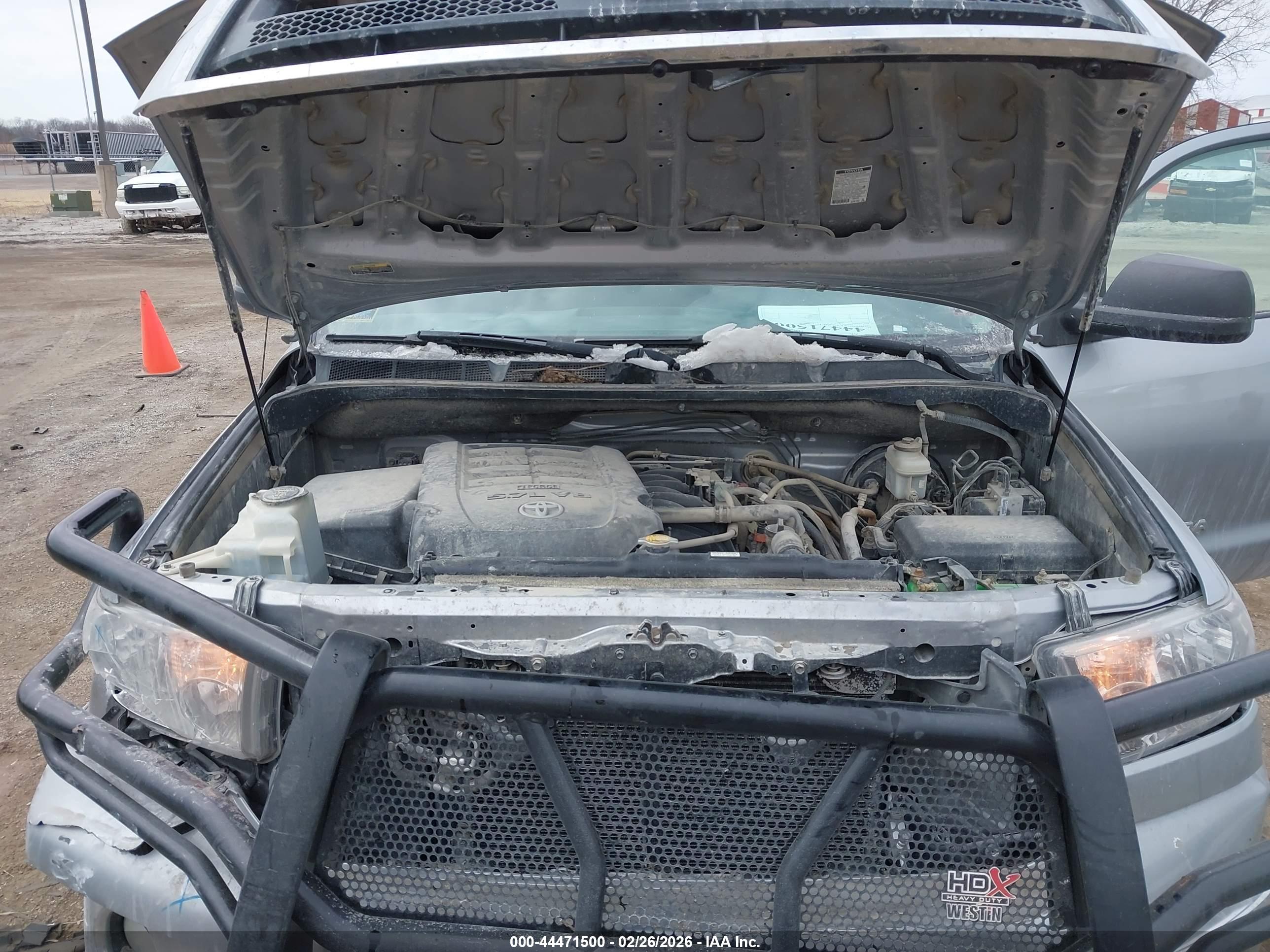 TOYOTA TUNDRA image 10