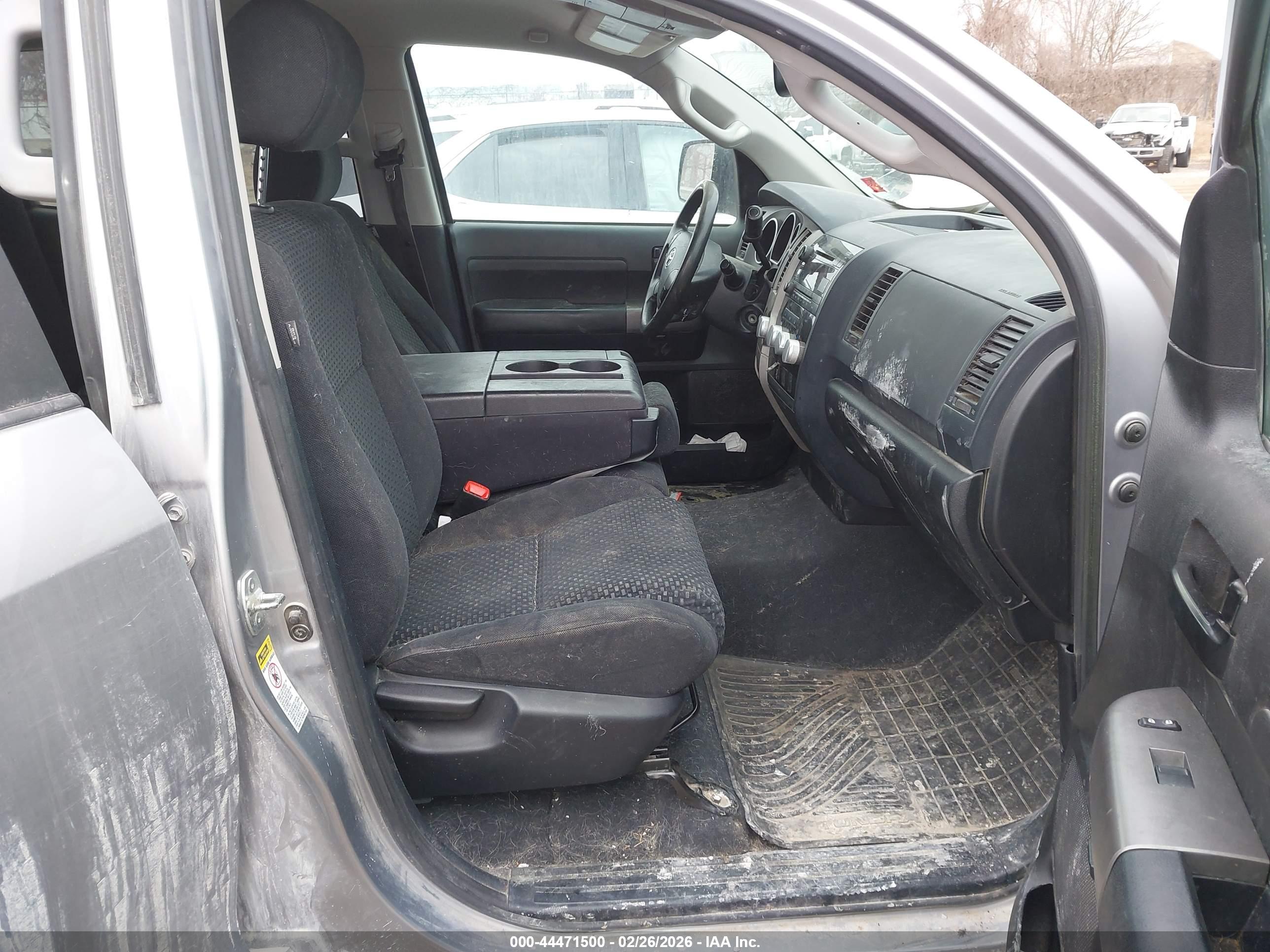 TOYOTA TUNDRA image 5