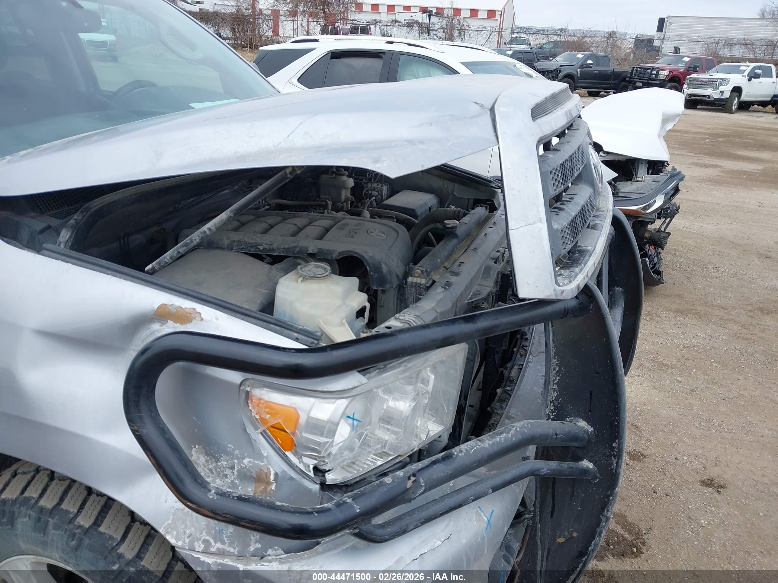 TOYOTA TUNDRA image 6