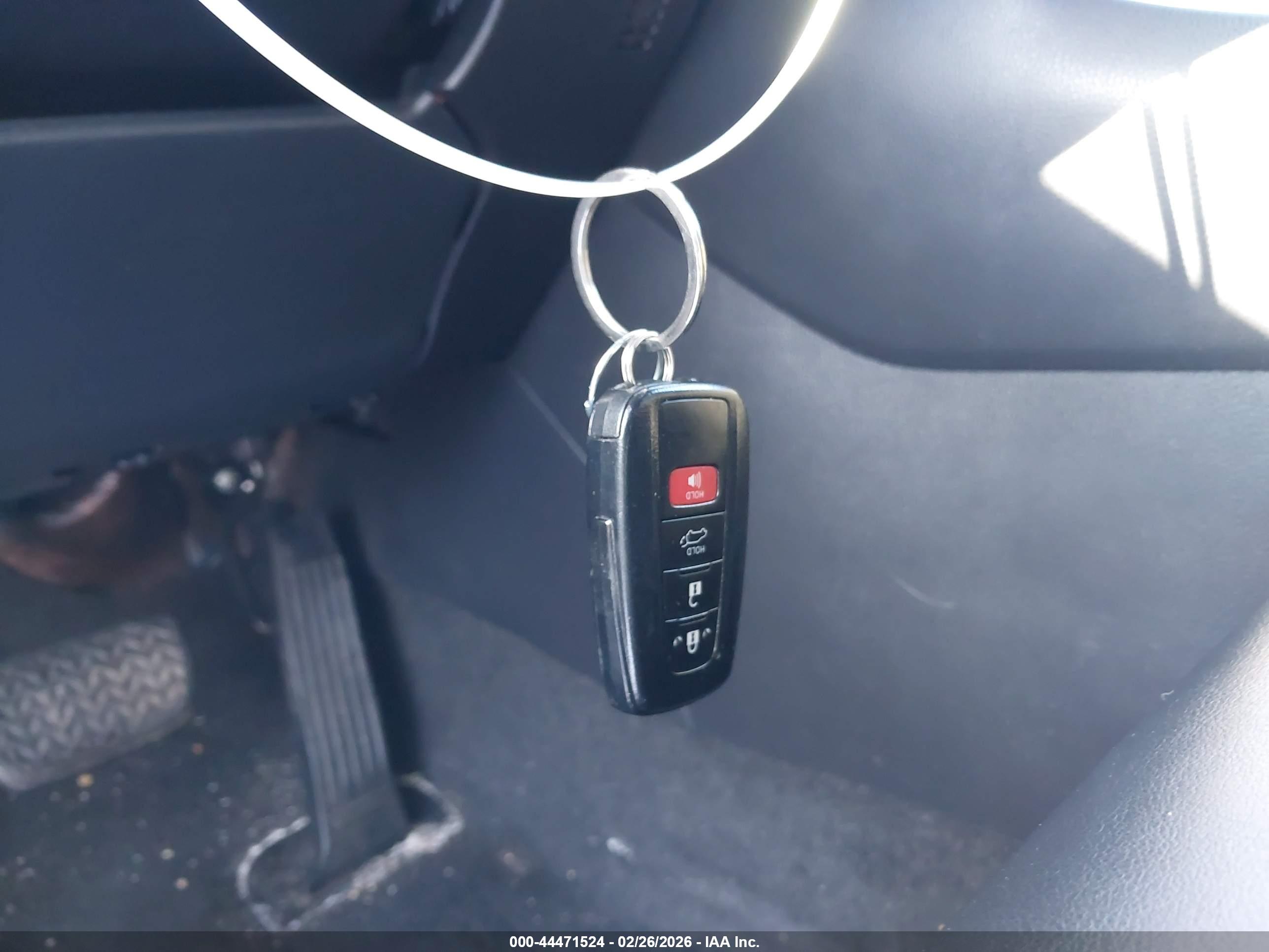TOYOTA RAV4 image 11