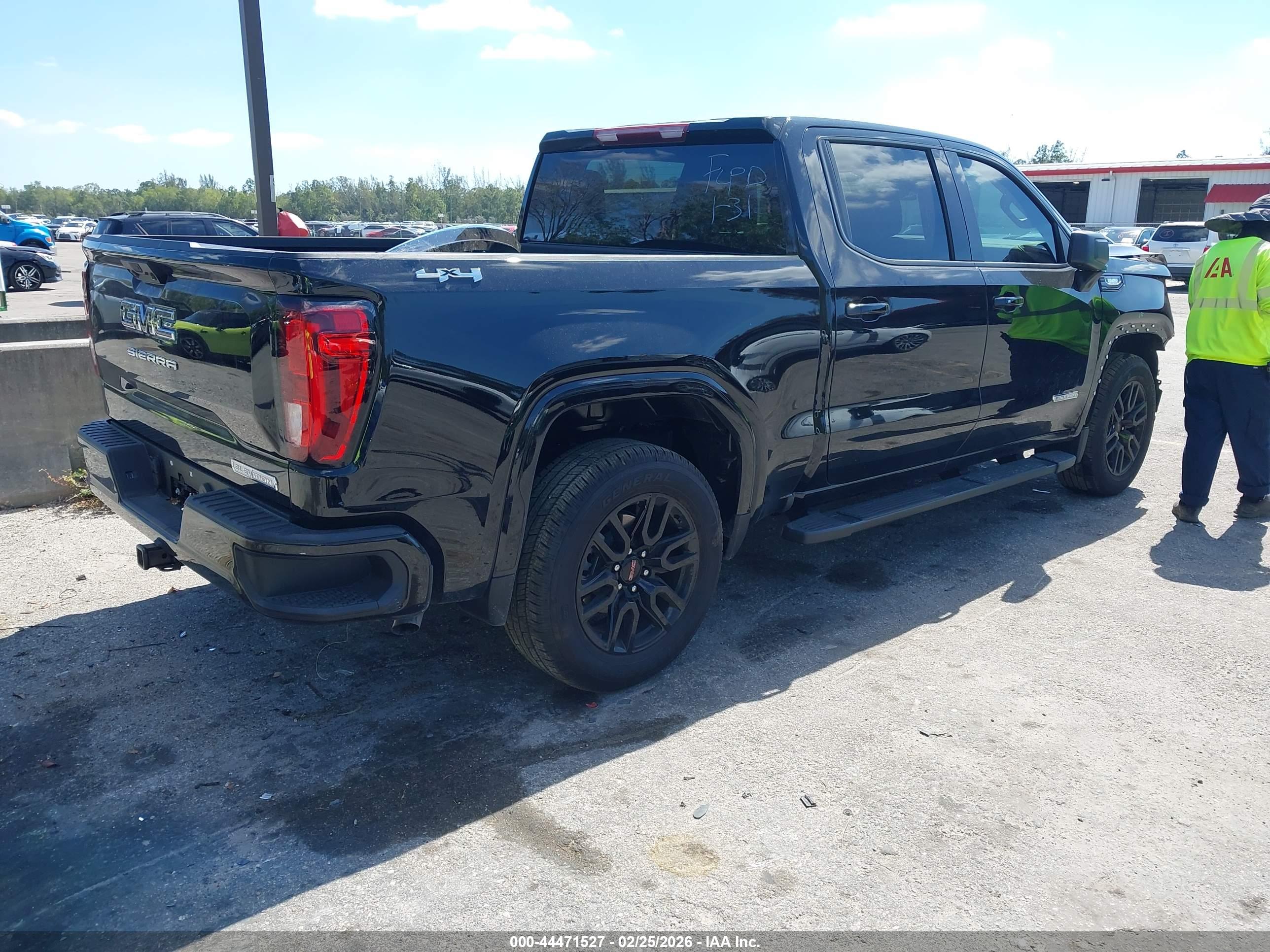 GMC SIERRA image 4